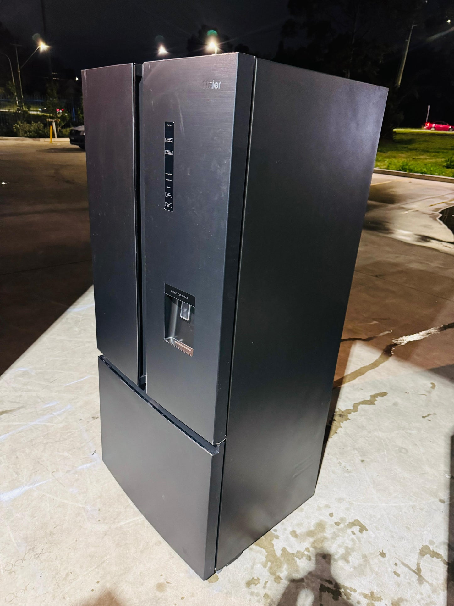HAIER 514 LITRES FRIDGE FREEZER & NON PLUMBED WATER DISPENSER