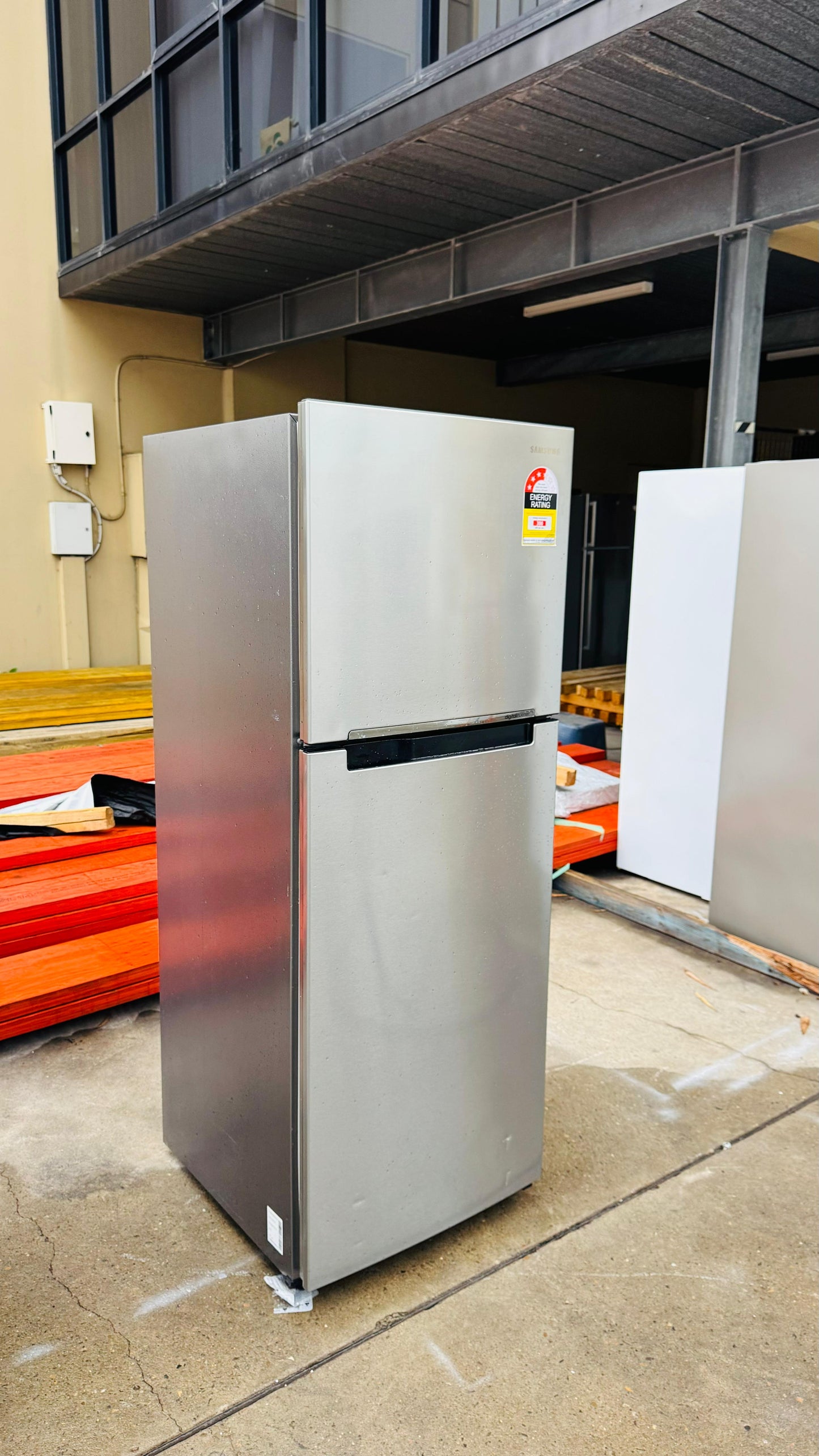 SAMSUNG 320 LITRES FRIDGE FREEZER