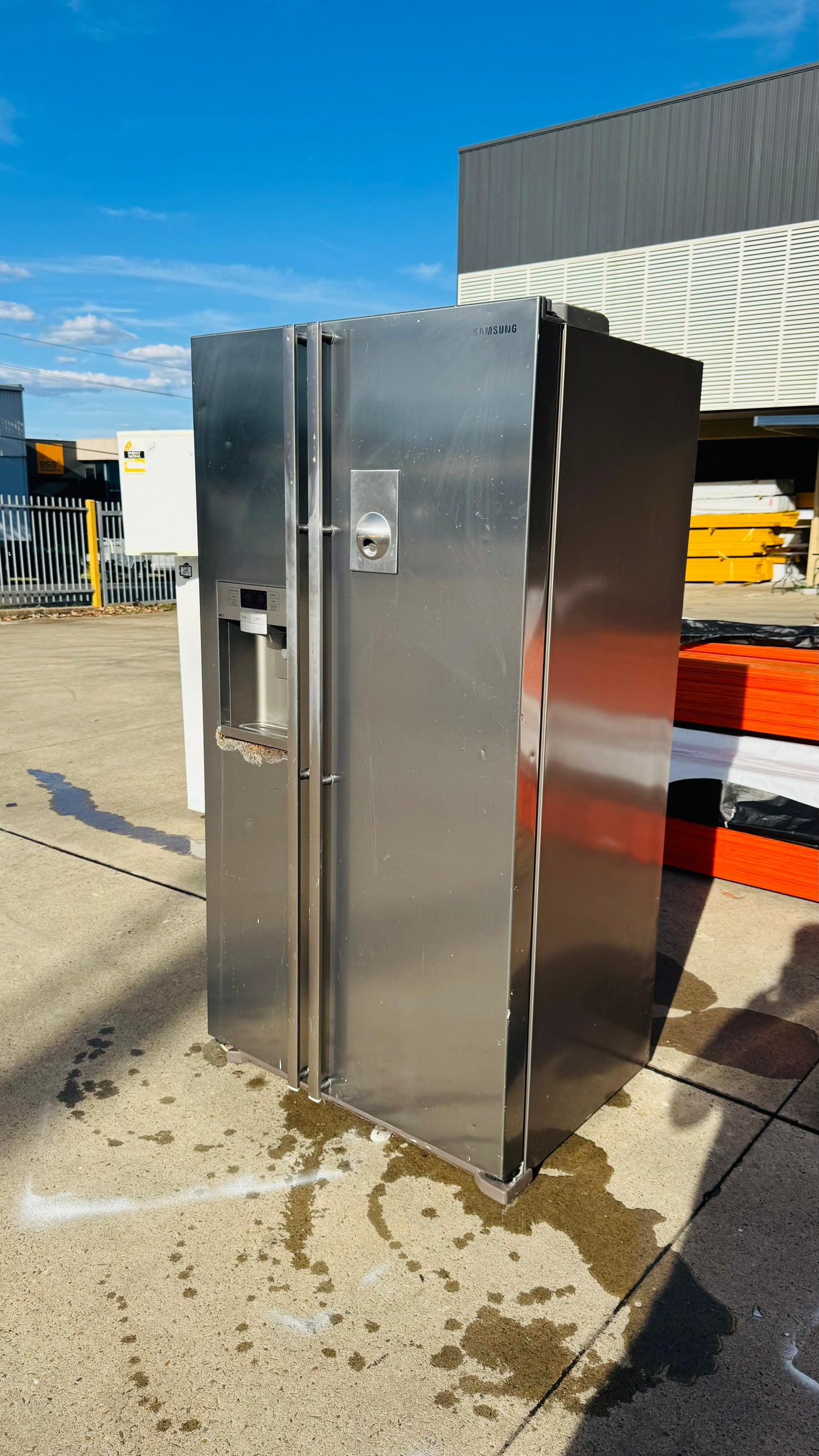 SAMSUNG SIDE BY SIDE 691 LITRES FRIDGE FREEZER