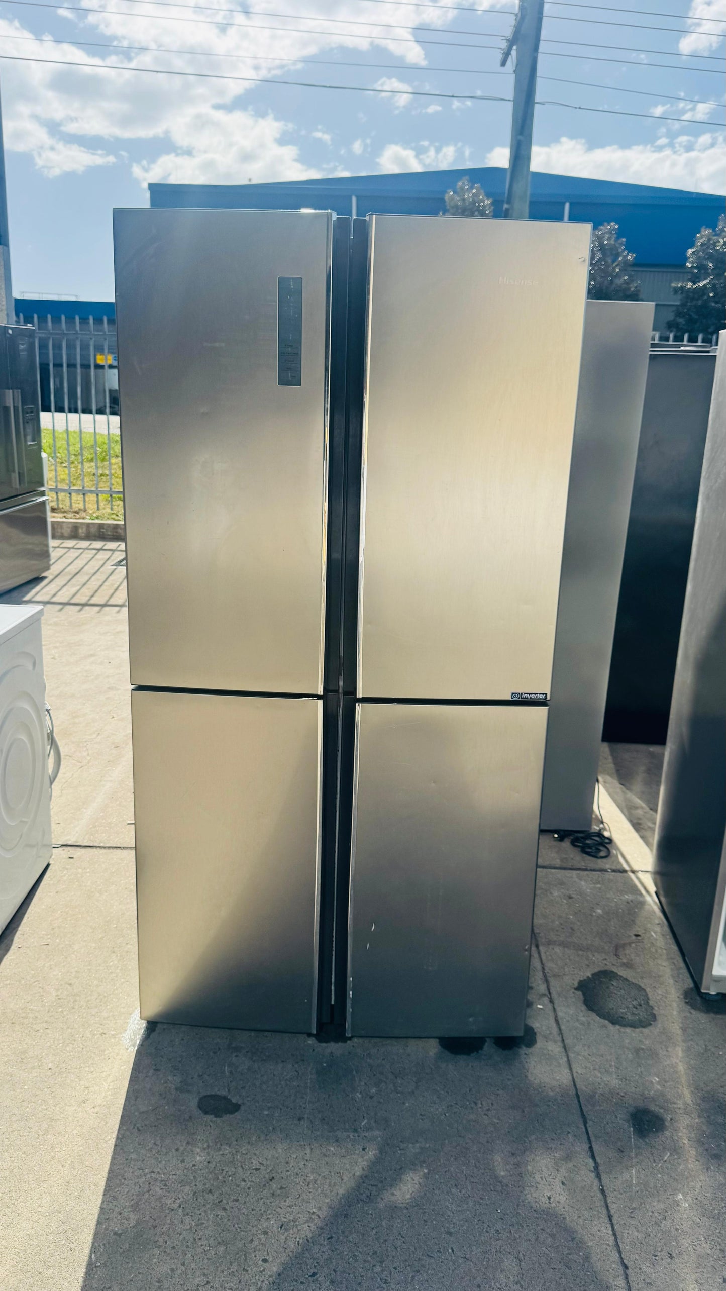 HISENSE QUAD FRENCH DOOR 695 LITRES FRIDGE FREEZER