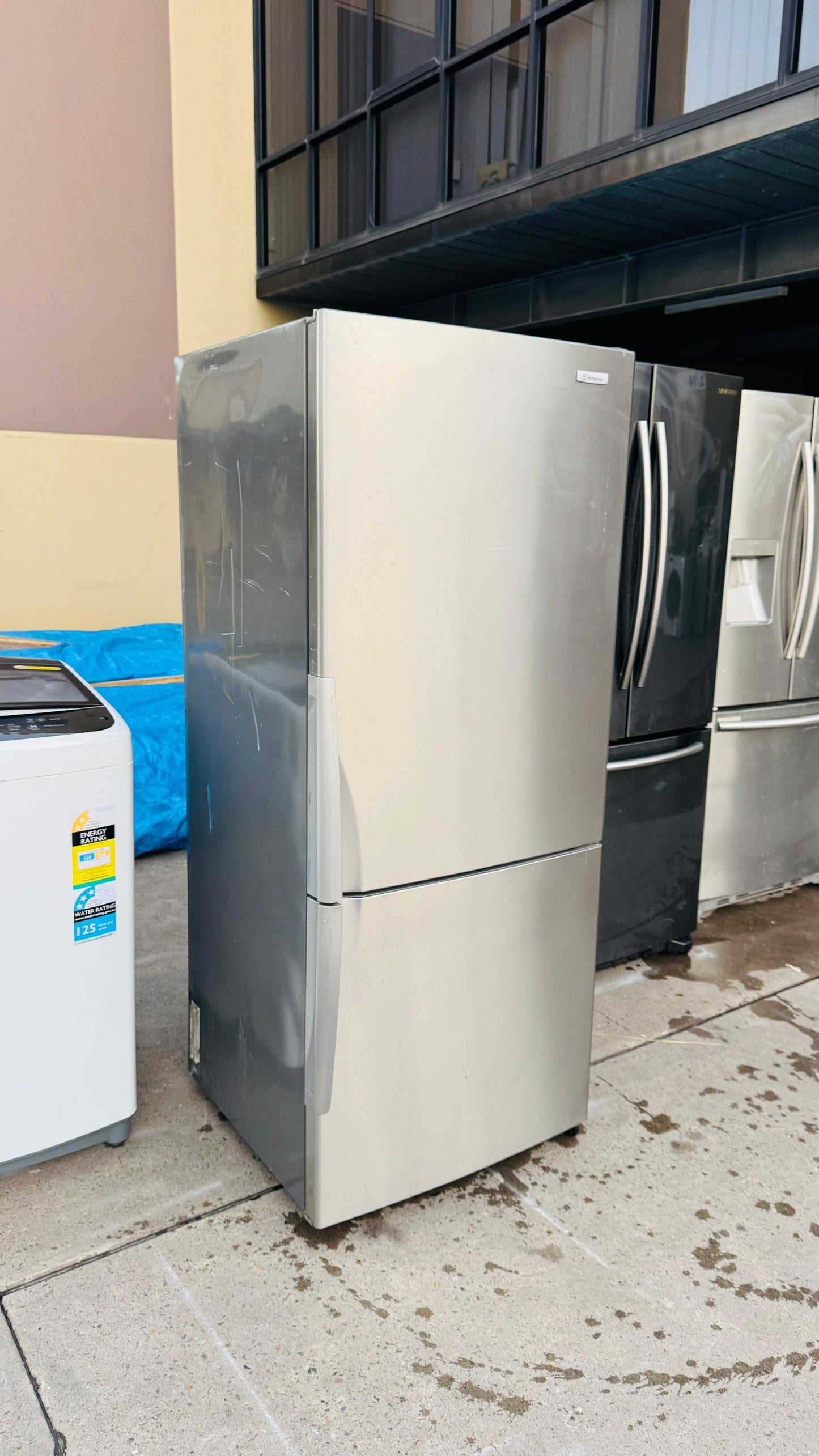 WESTINGHOUSE 430 LITRES FRIDGE FREEZER