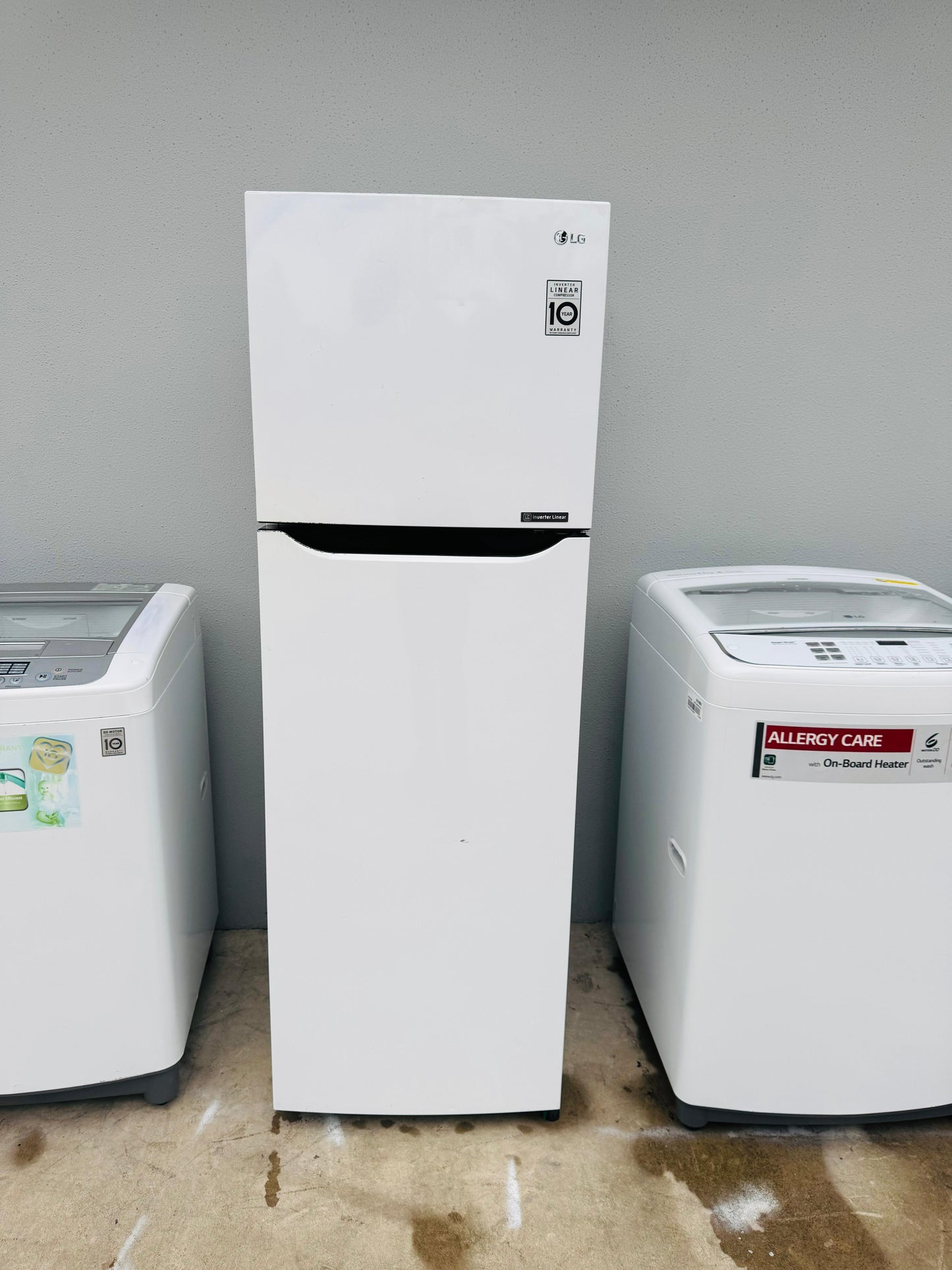 LG 279 LITRES FRIDGE FREEZER