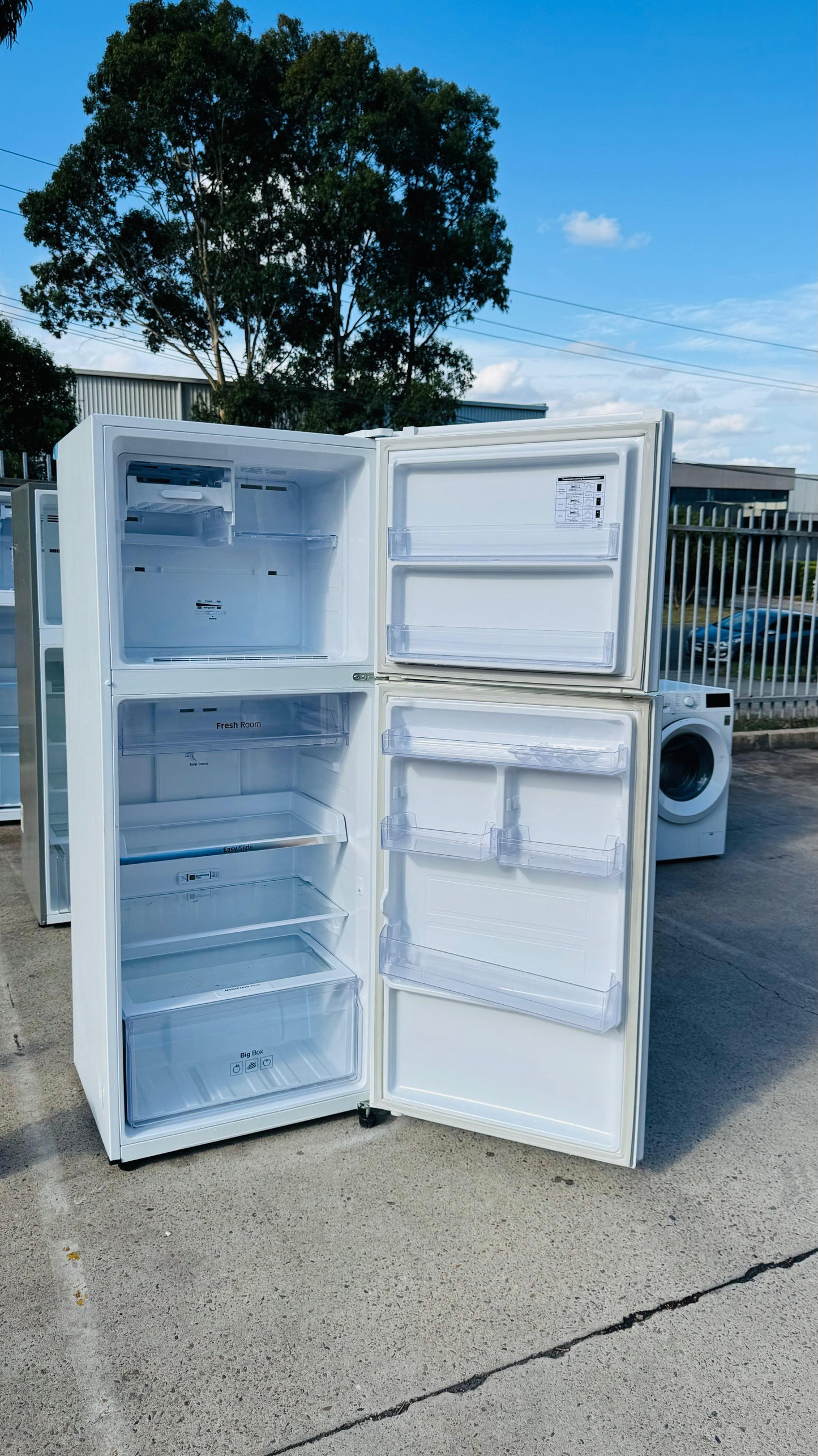SAMSUNG 393 LITRES FRIDGE FREEZER