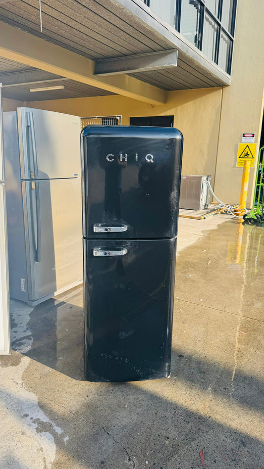 CHIQ 216 LITRES FRIDGE FREEZER