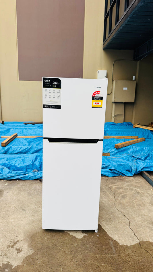 CHIQ 202 LITRES FRIDGE FREEZER