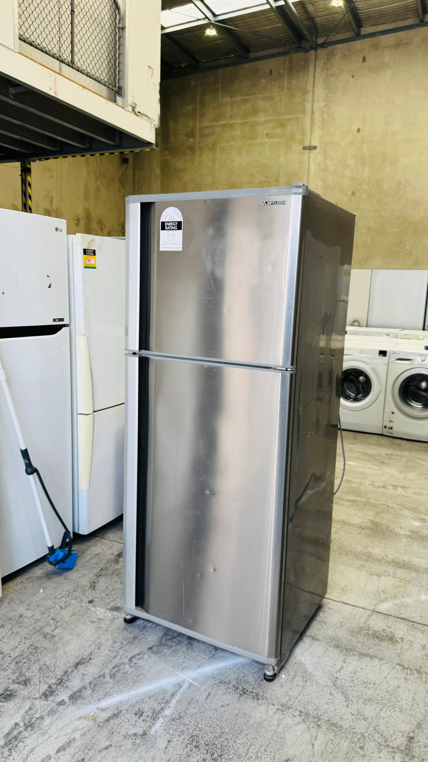 MITSUBUSHI 420 LITRES FRIDGE FREEZER