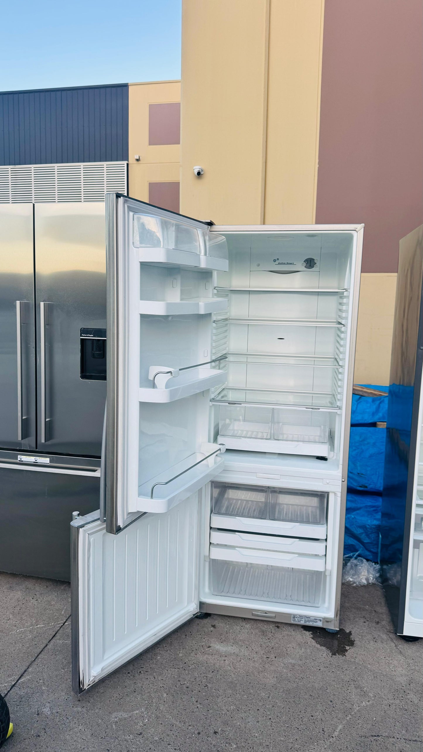 FISHER AND PAYKEL 403 LITRES FRIDGE FREEZER