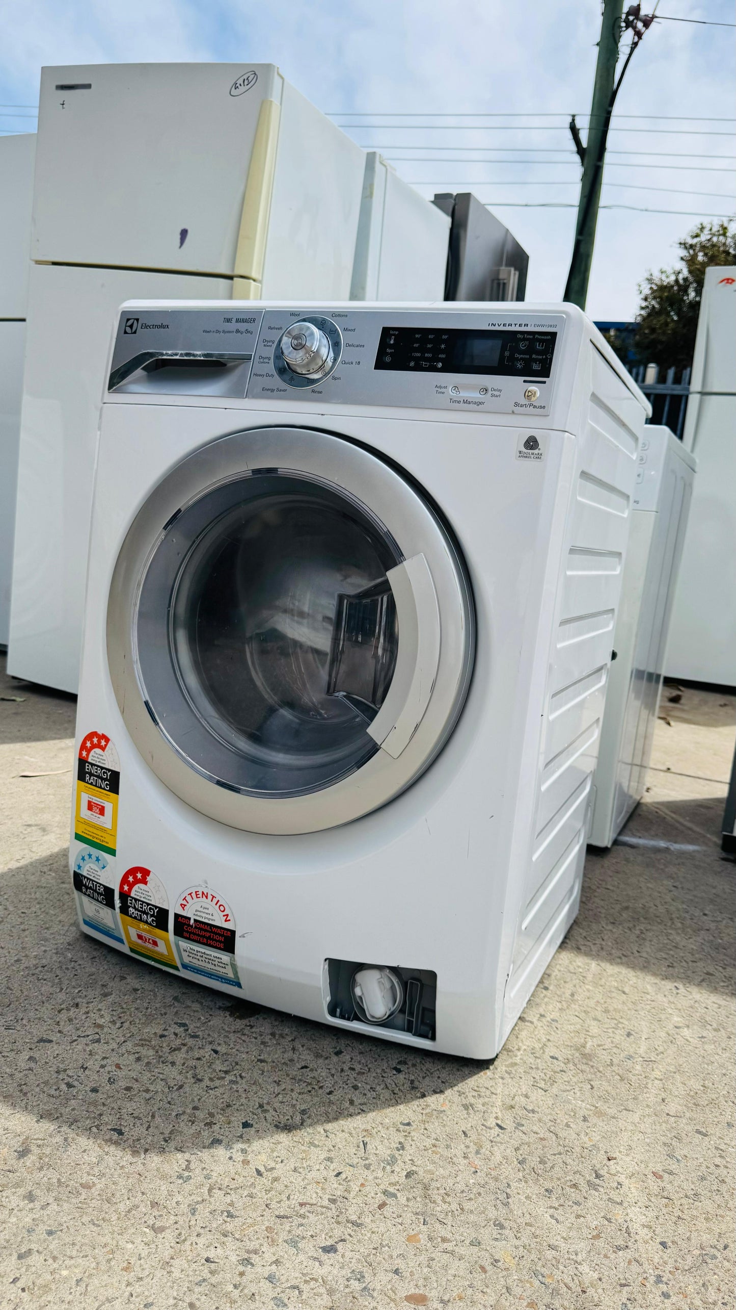 ELECTROLUX 8KGS FRONT LOADER WASHING MACHINE
