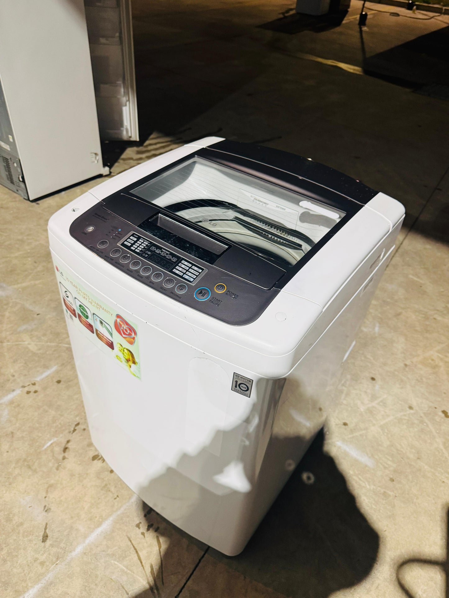 LG 8KGS TOP LOADER WASHING MACHINE