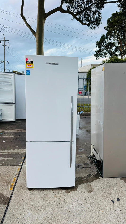 FISHER AND PAYKEL 403 LITRES FRIDGE FREEZER