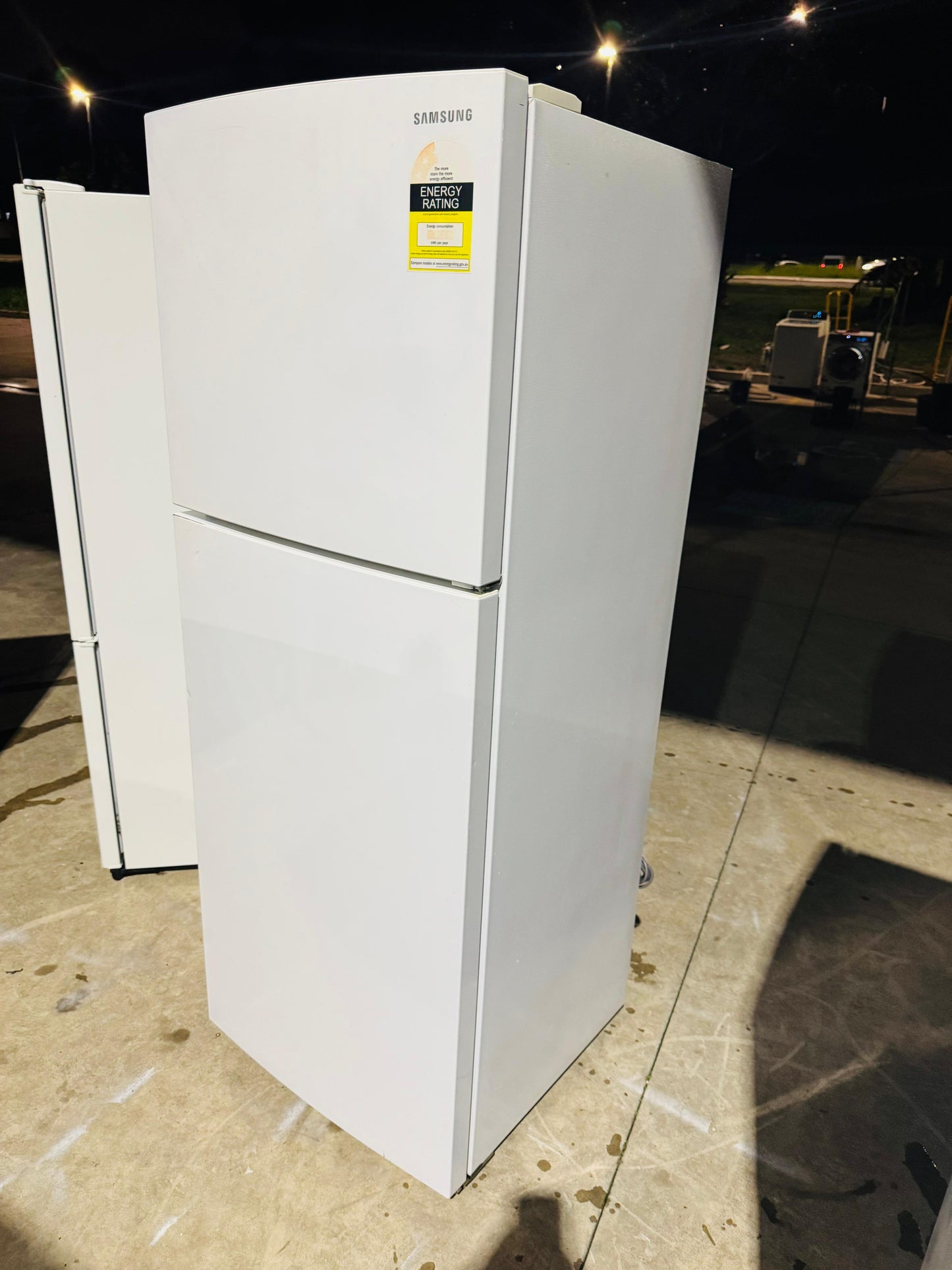 SAMSUNG 390 LITRES FRIDGE FREEZER