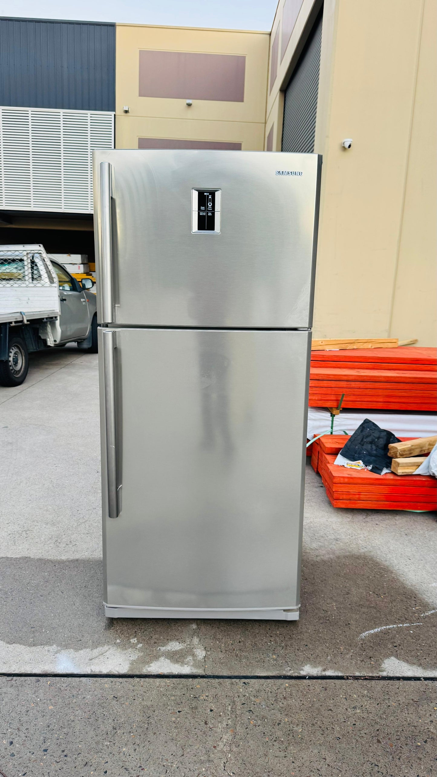 SAMSUNG 512 LITRES FRIDGE FREEZER