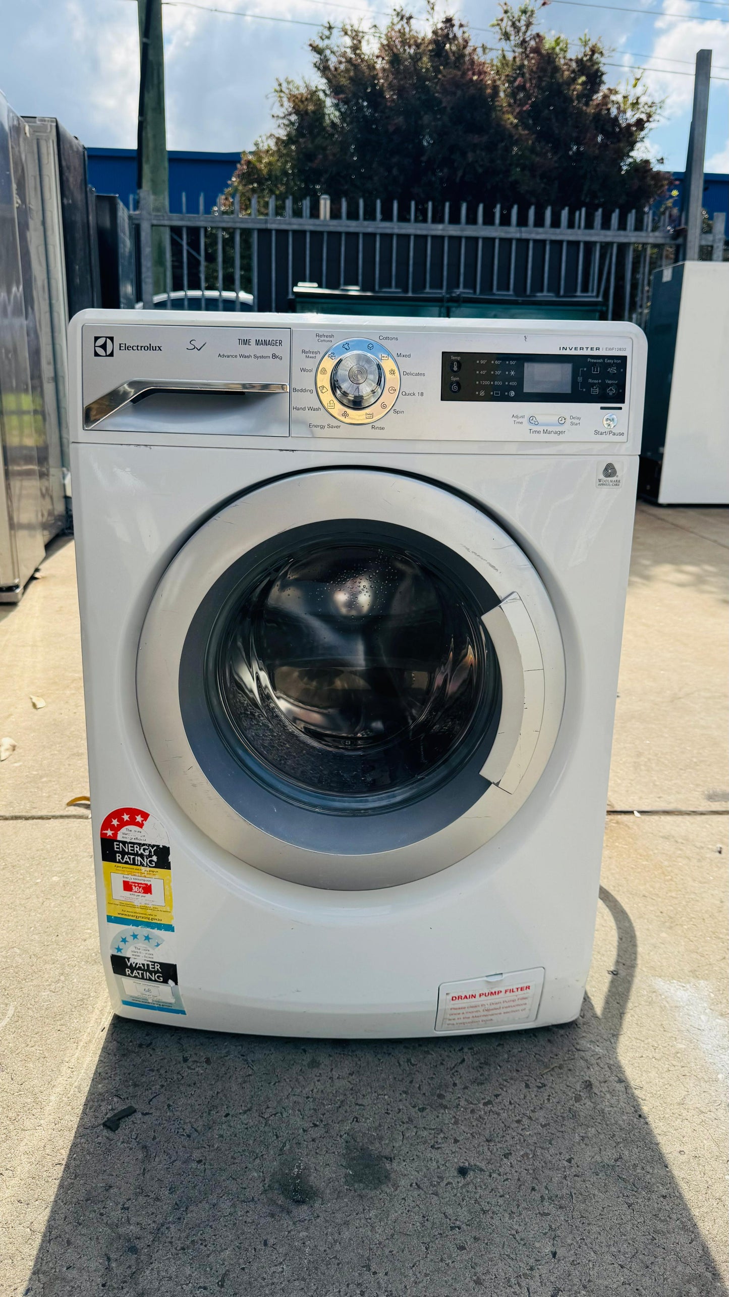 ELECTROLUX 8KGS FRONT LOADER WASHING MACHINS