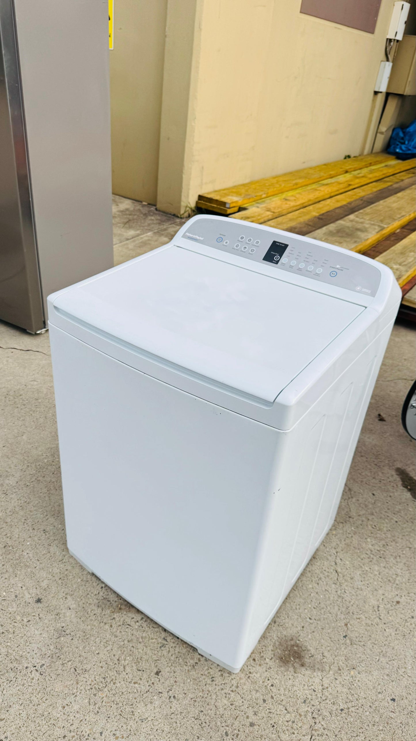 FISHER AND PAYKEL 10KGS TOP LOADER WASHING MACHINE