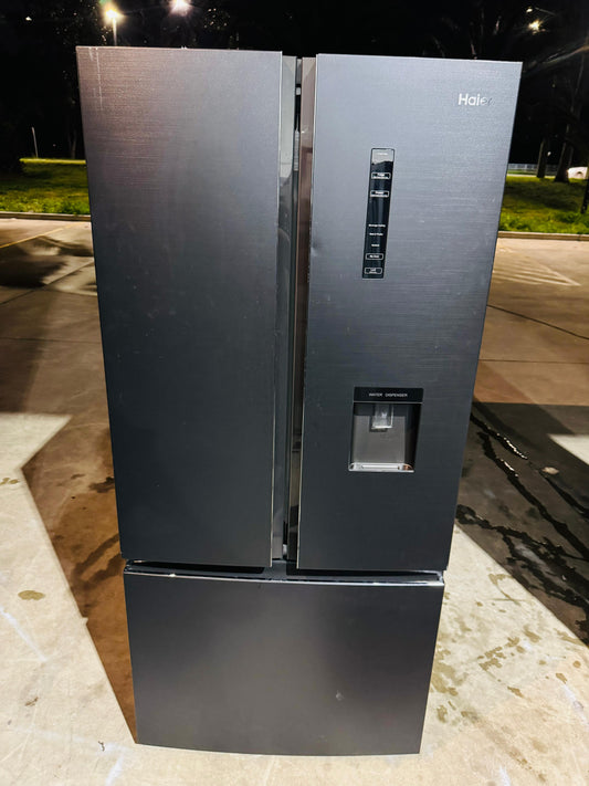 HAIER 514 LITRES FRIDGE FREEZER & NON PLUMBED WATER DISPENSER