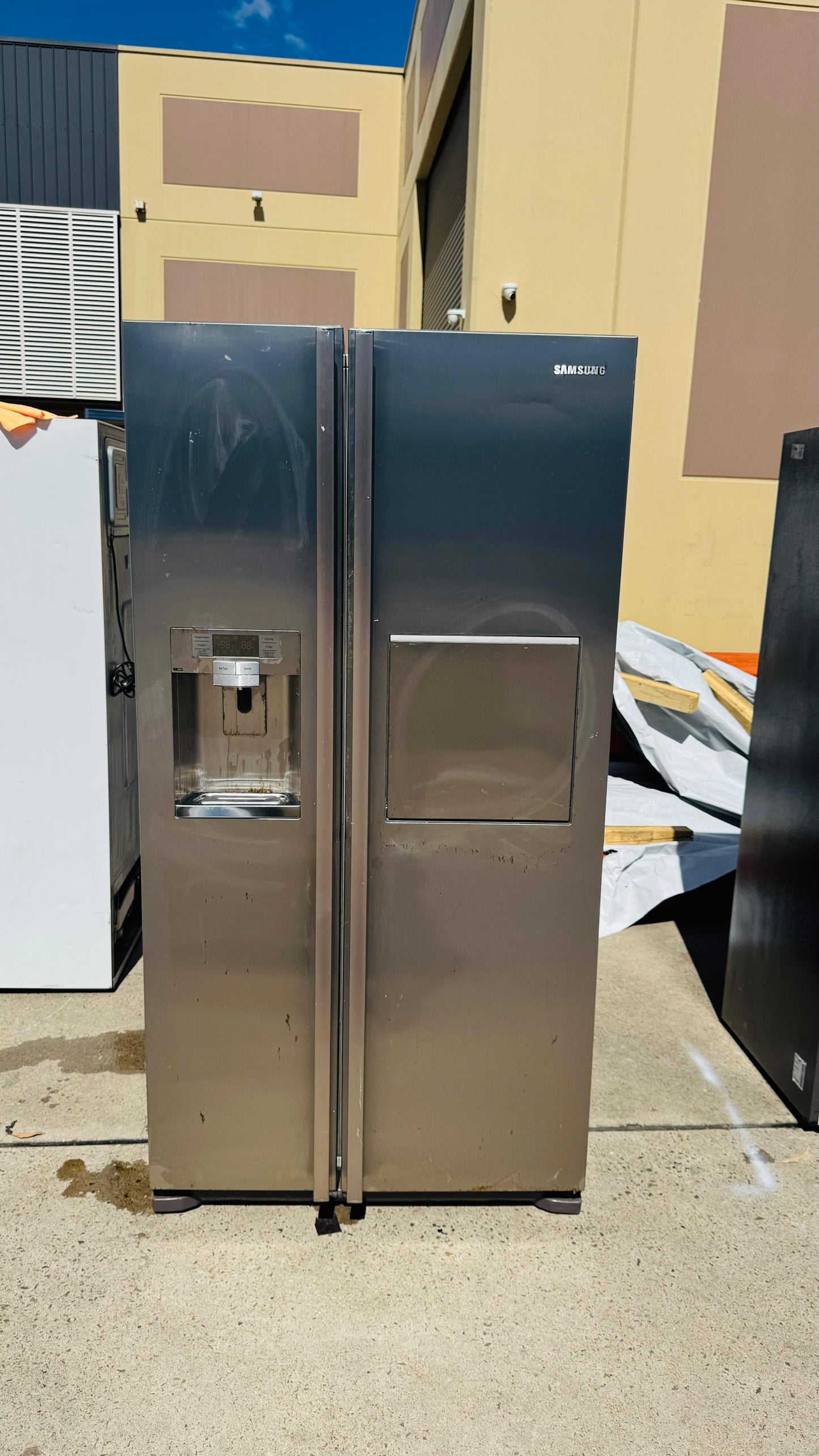 SAMSUNG 702 LITRES SIDE BY SIDE DOOR FRIDGE FREEZER