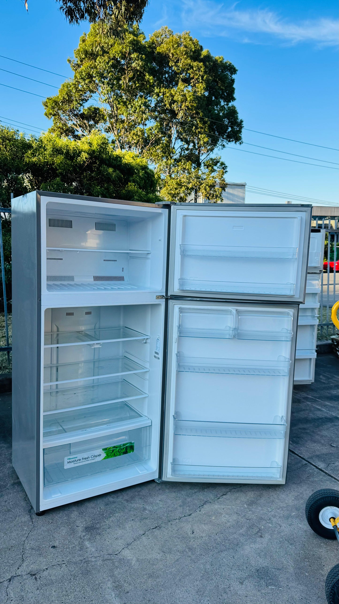 HISENSE 526 LITRES FRIDGE FREEZER