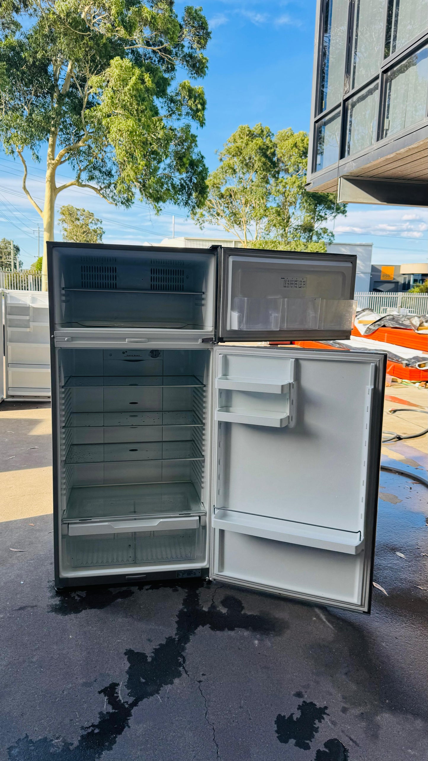 FISHER AND PAYKEL 517 LITRES FRIDGE FREEZER