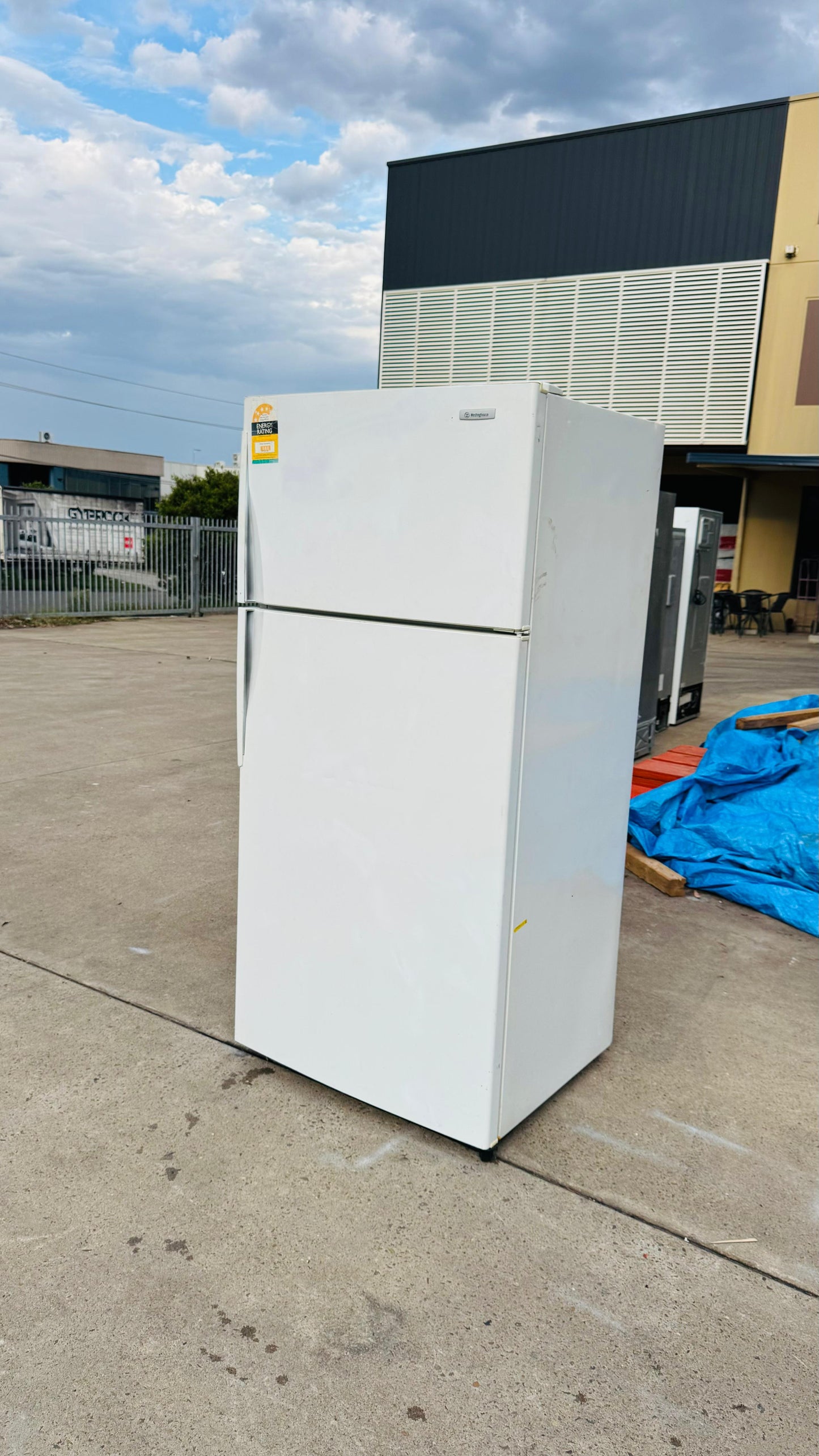 WESTINGHOUSE 520 LITRES FRIDGE FREEZER