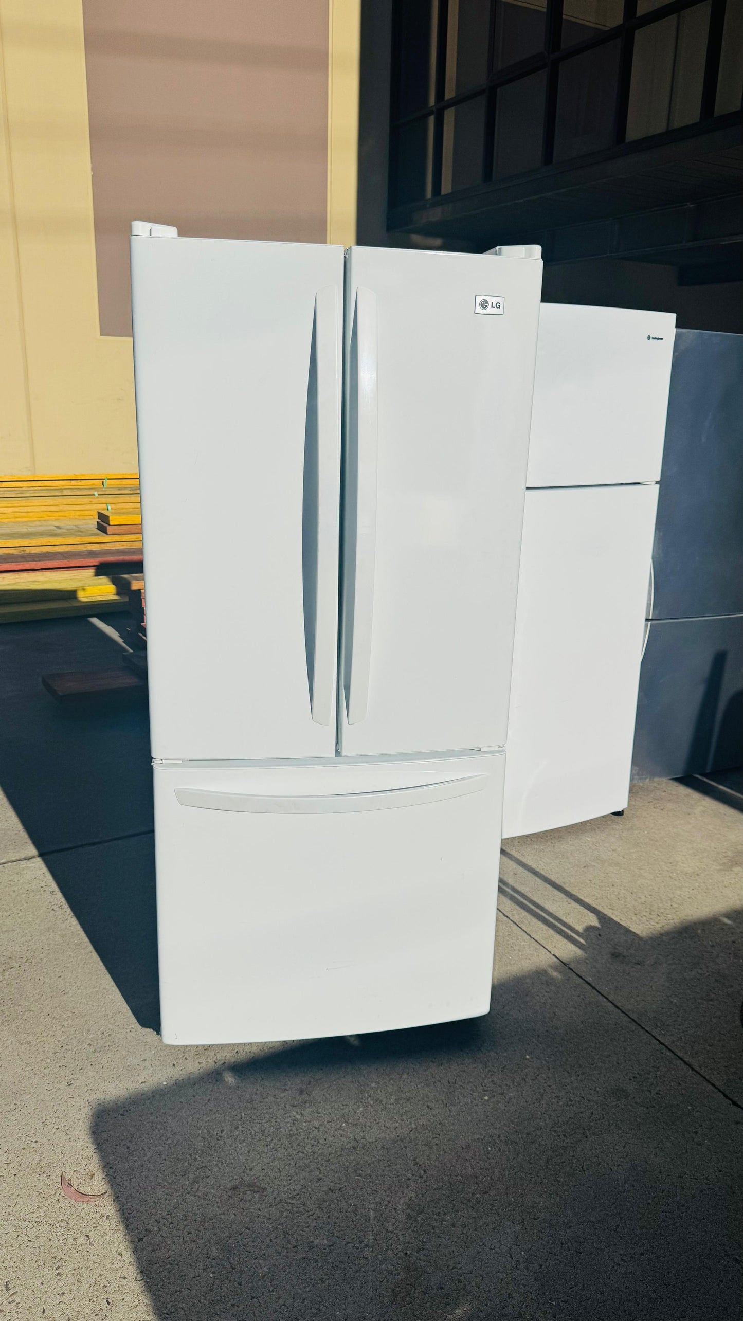 LG FRENCHDOOR 591 LITRES FRIDGE FREEZER