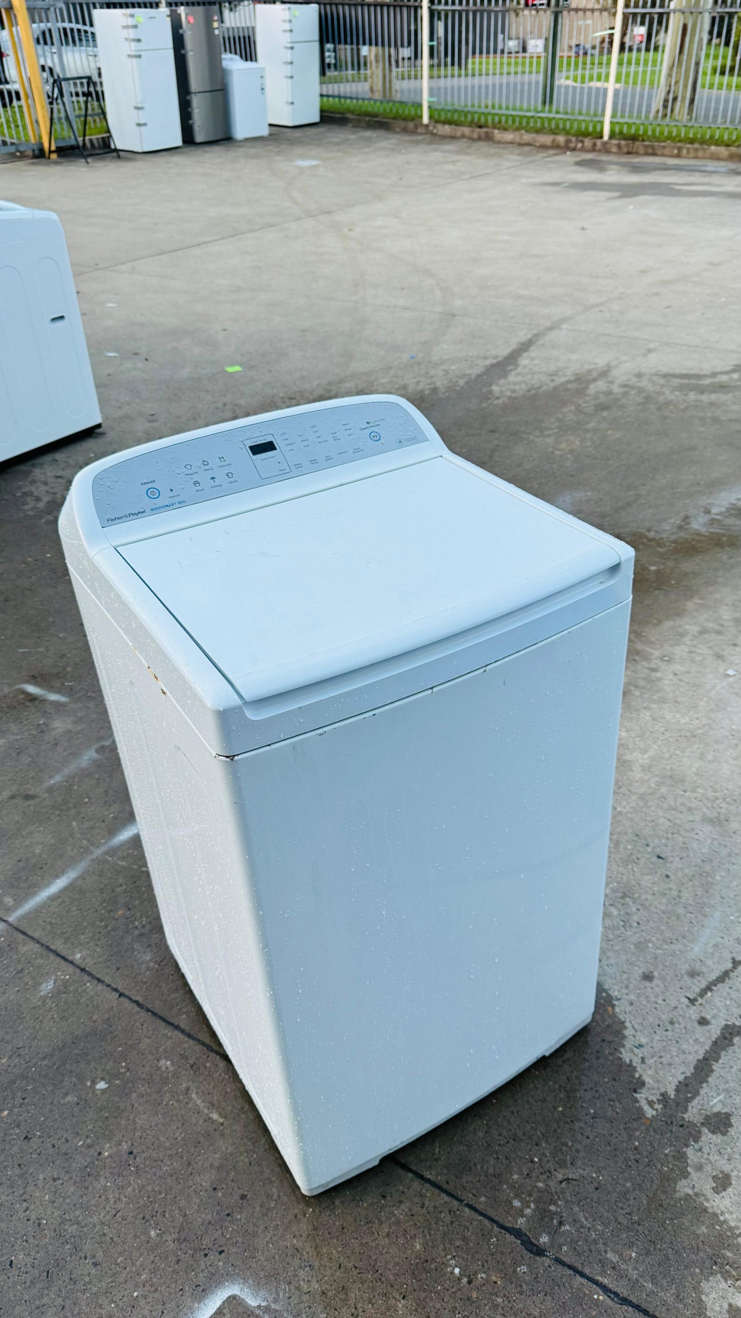 FISHER AND PAYKEL 8KGS TOP LOADER WASHING MACHINE