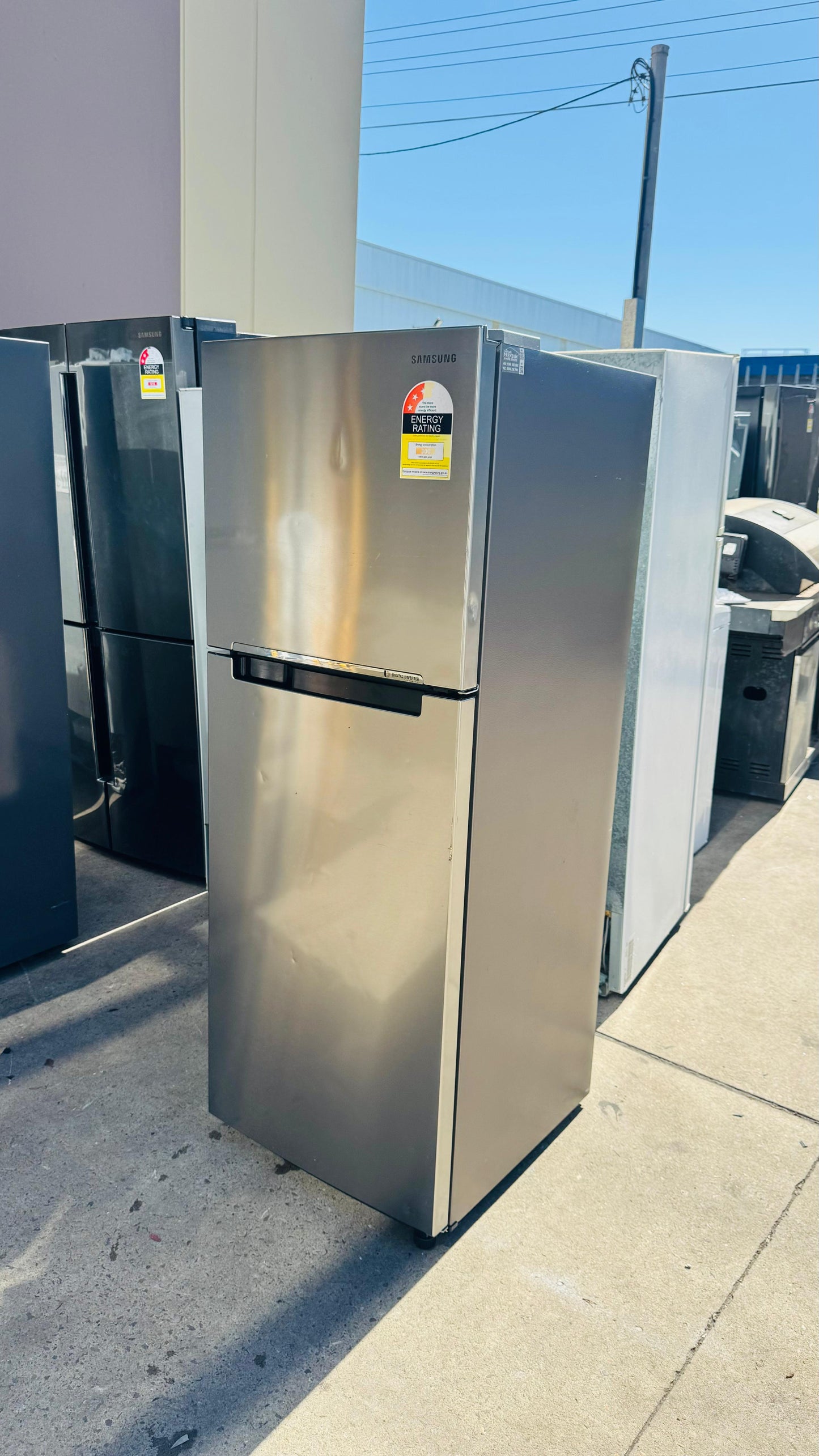 SAMSUNG 320 LITRES FRIDGE FREEZER