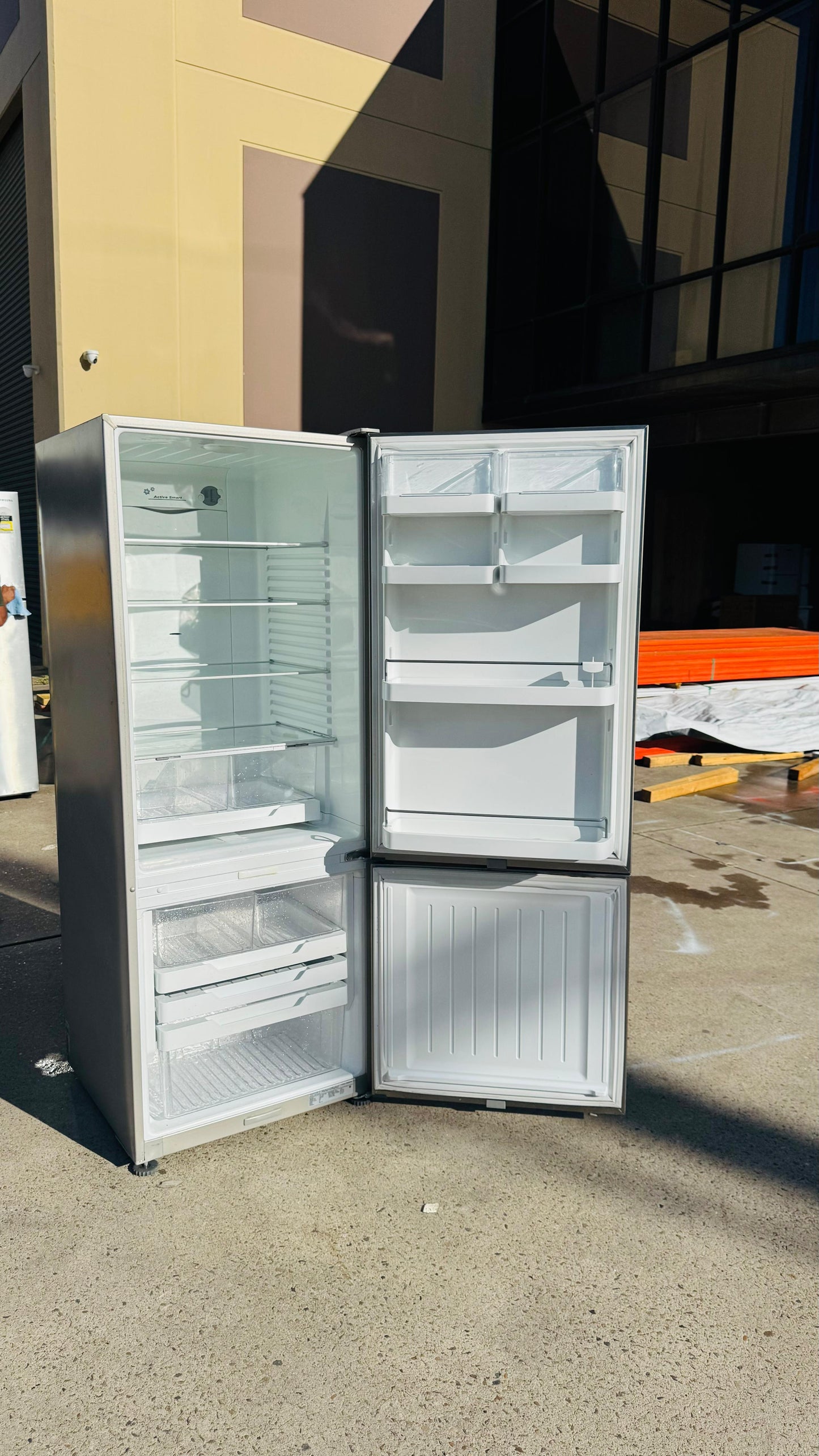 FISHER AND PAYKEL 403 LITRES FRIDGE FREEZER