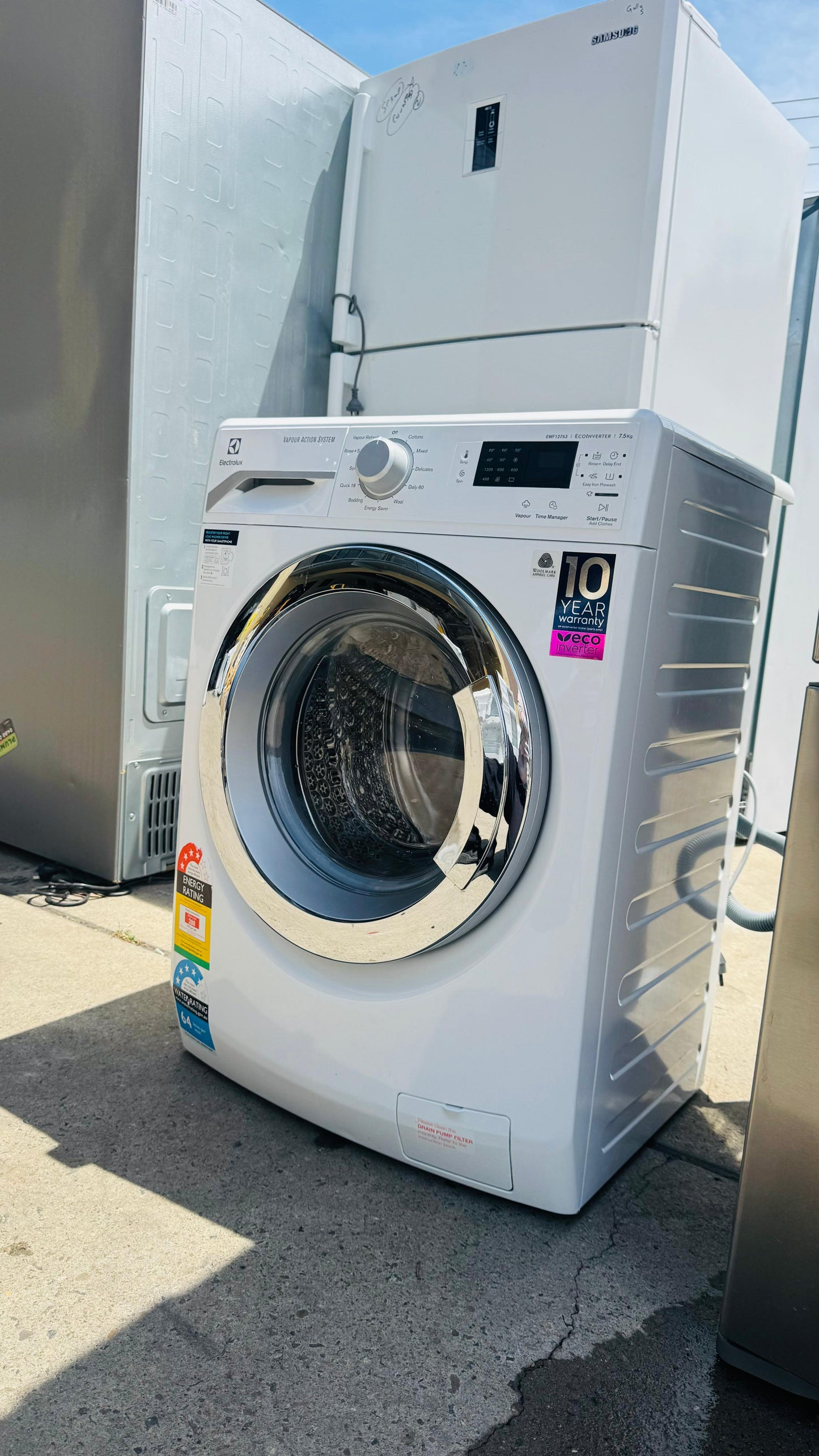 ELECTROLUX 7.5KGS FRONT LOADER WASHING MACHINE