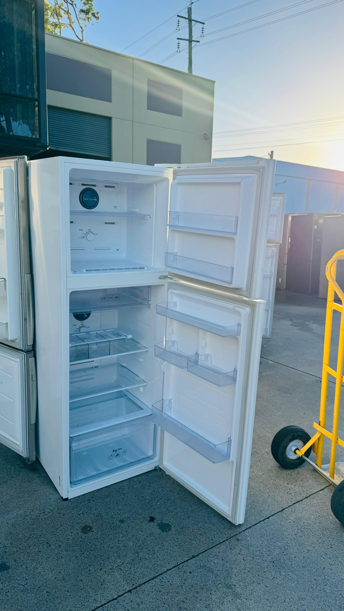 SAMSUNG 343 LITRES FRIDGE FREEZER