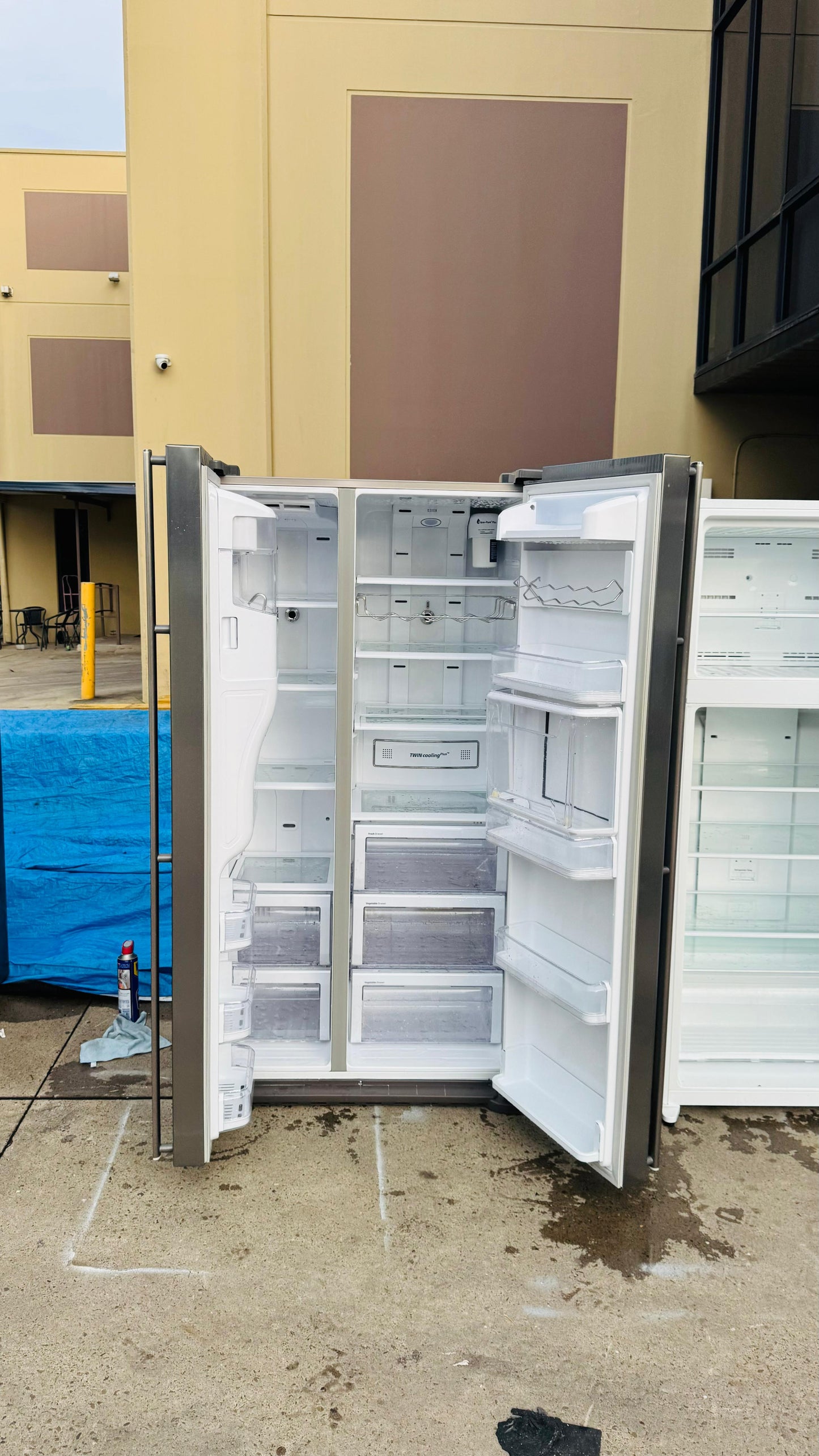 SAMSUNG SIDE BY SIDE 684 LITRES FRIDGE FREEZER