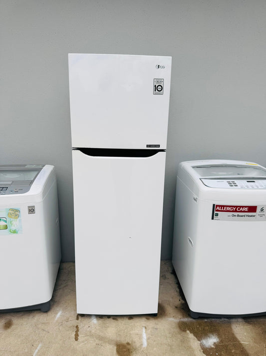 LG 279 LITRES FRIDGE FREEZER