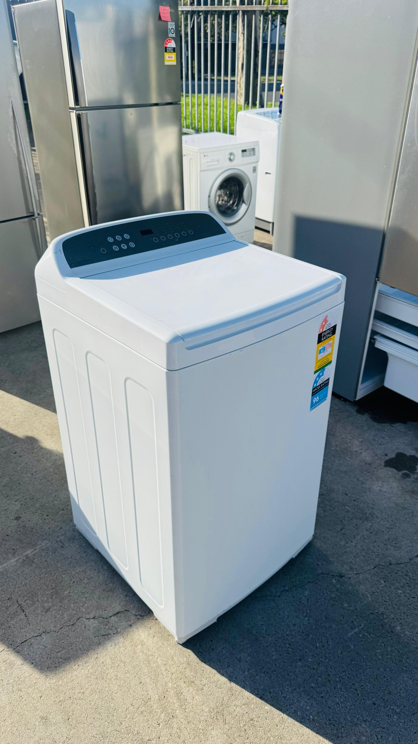 FISHER AND PAYKEL 8.5KGS TOP LOADER WASHING MACHINE