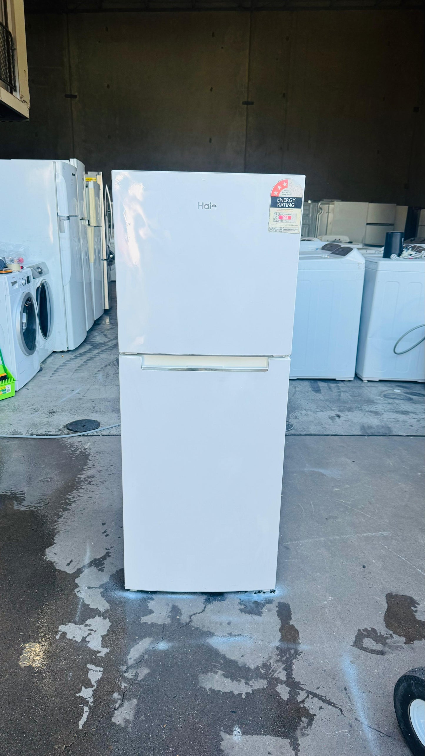 HAIER 221 LITRES FRIDGE FREEZER