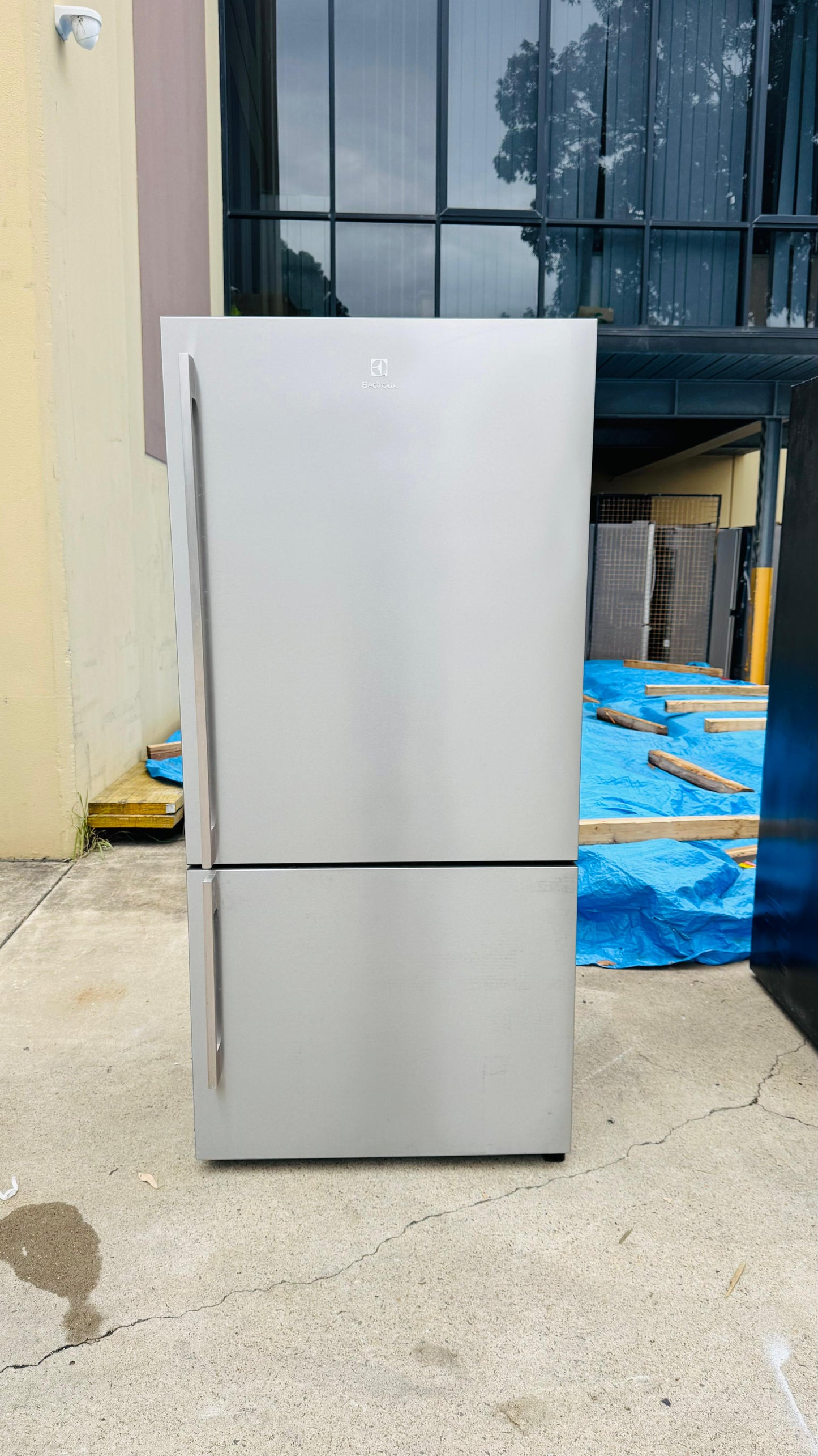 ELECTROLUX 529 LITRES FRIDGE FREEZER