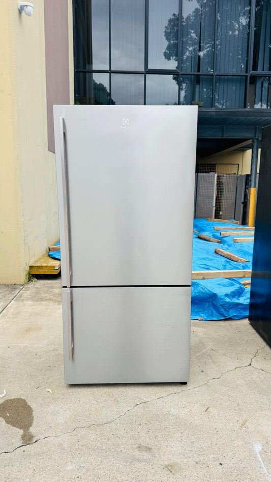 ELECTROLUX 529 LITRES FRIDGE FREEZER