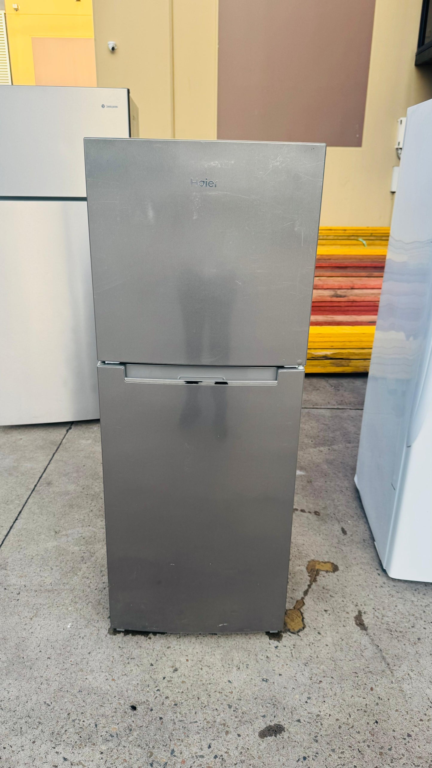 HAIER 221 LITRES FRIDGE FREEZER