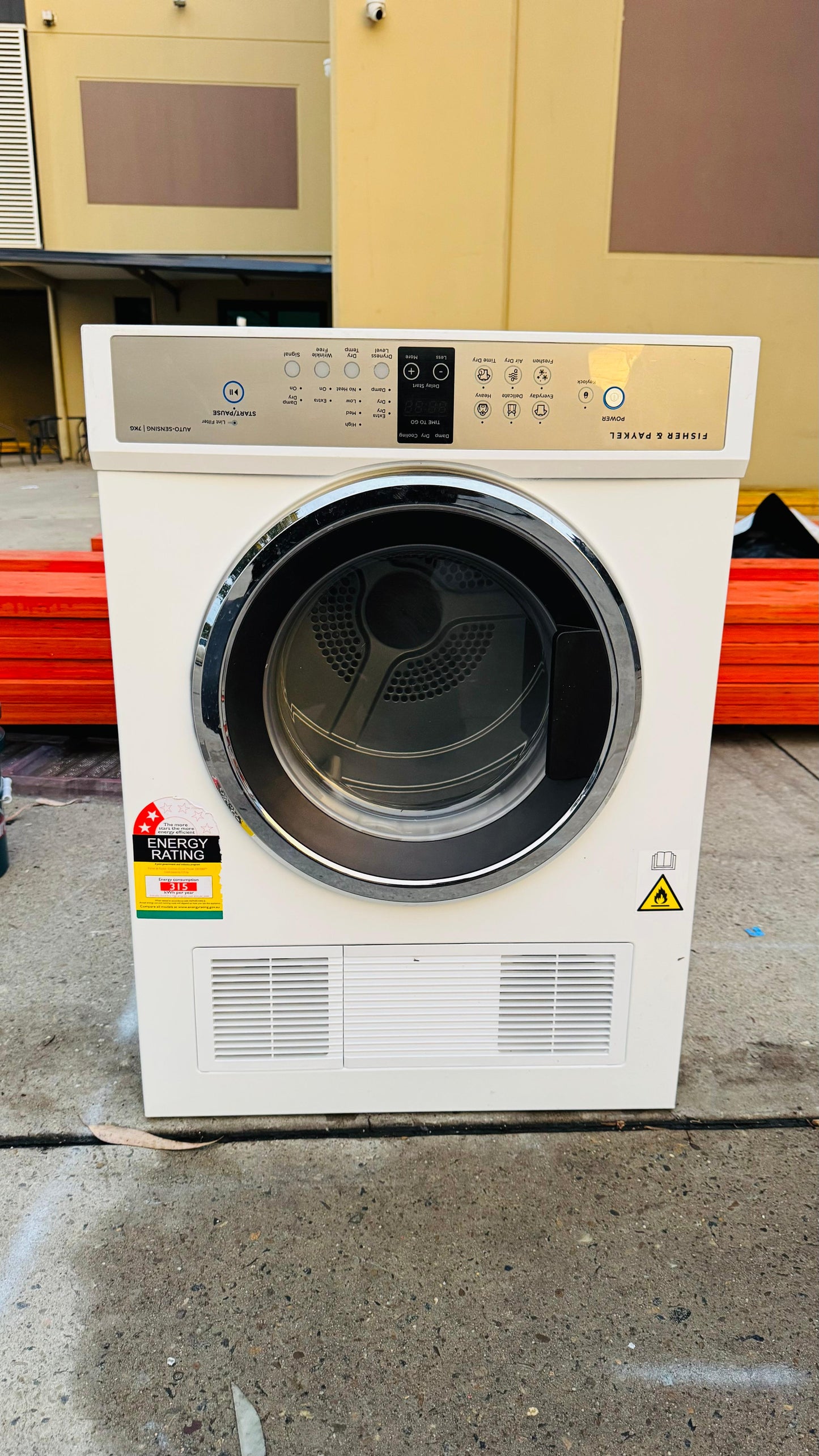 FISHER AND PAYKEL 7KGS DRYER ONLY
