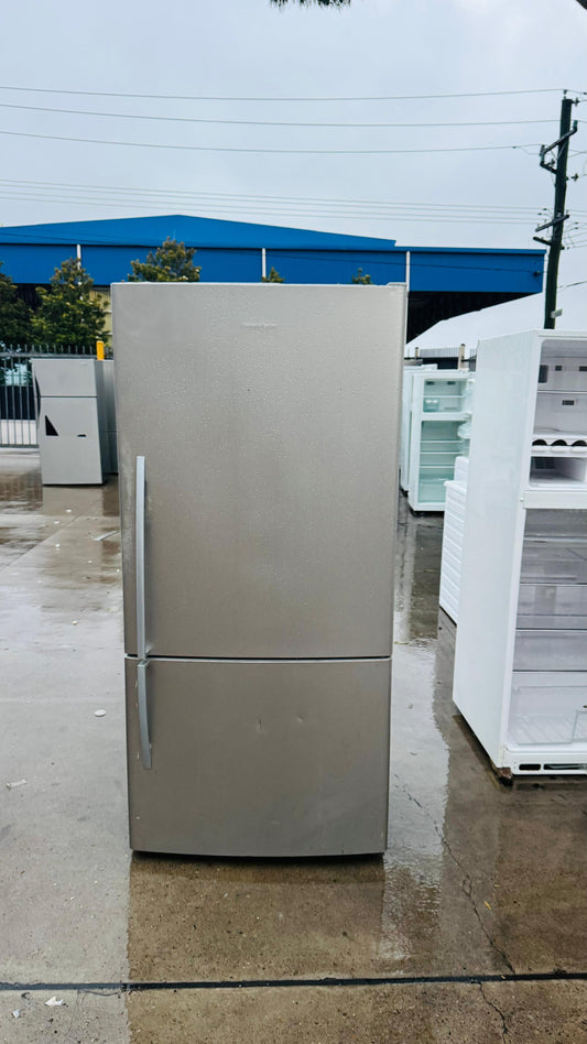 FISHER AND PAYKEL 519 LITRES FRIDGE FREEZER