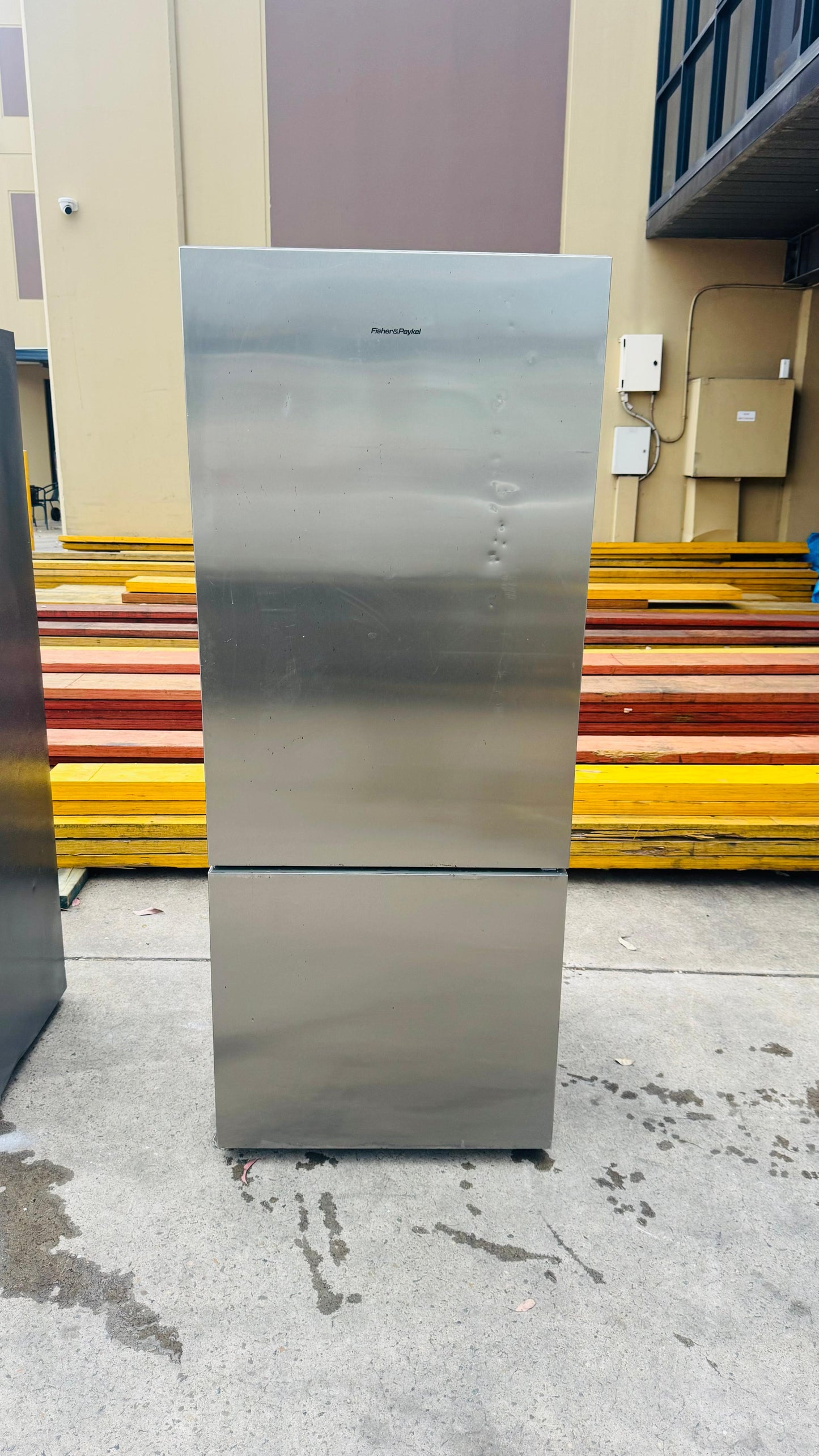FISHER AND PAYKEL 442 LITRES FRIDGE FREEZER