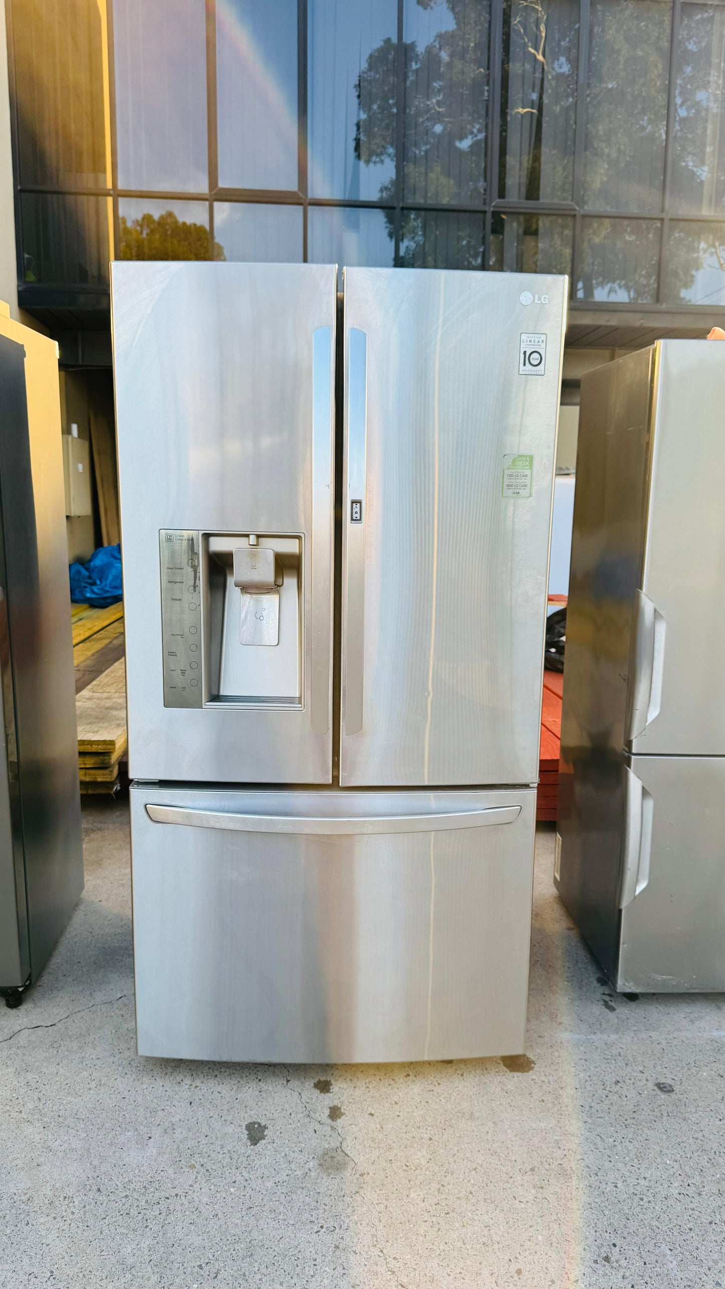 LG FRENCH DOOR 907 LITRES FRIDGE FREEZER