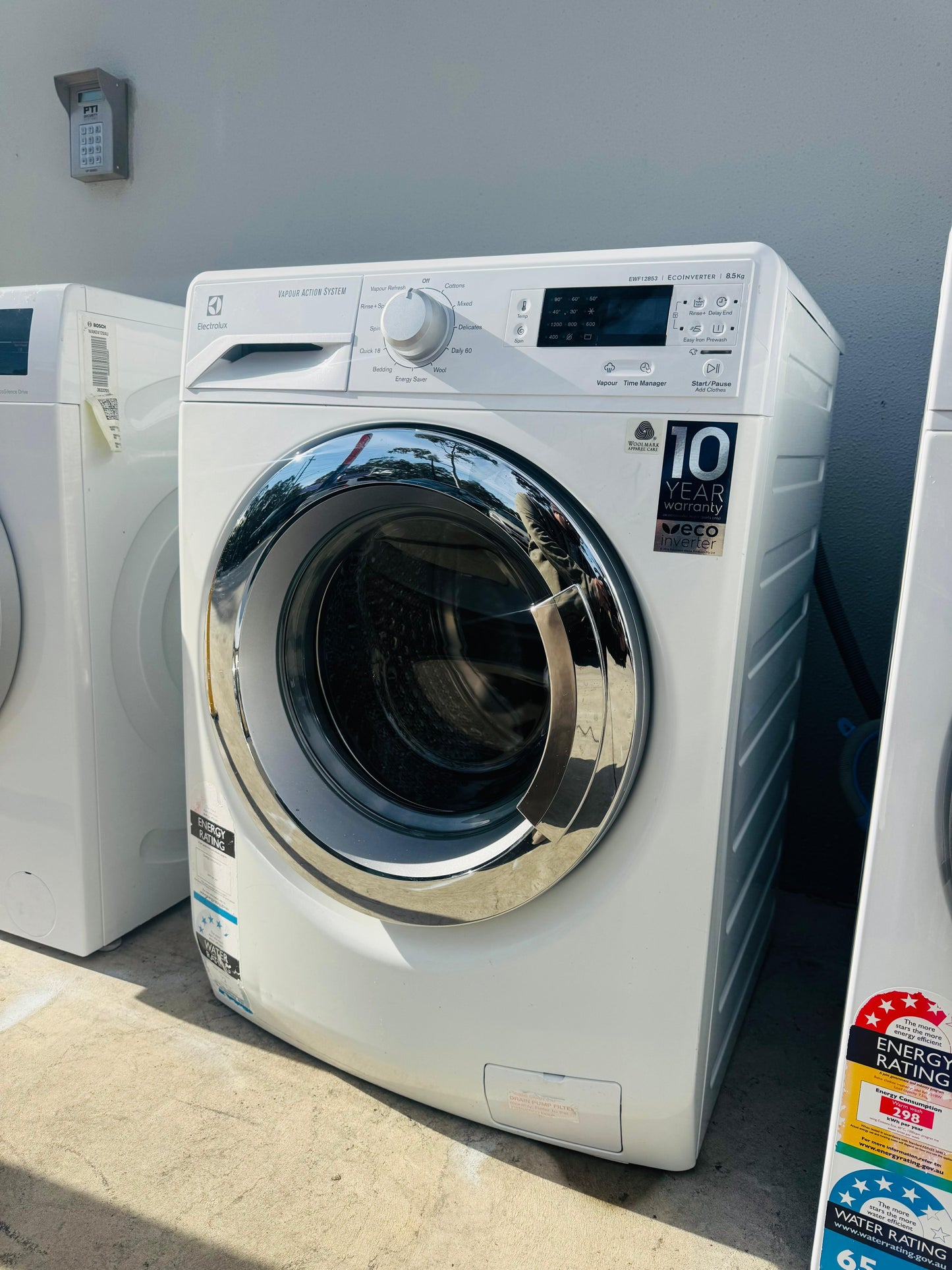 ELECTROLUX 8.5 KGS FRONT LOADER WASHING MACHINE