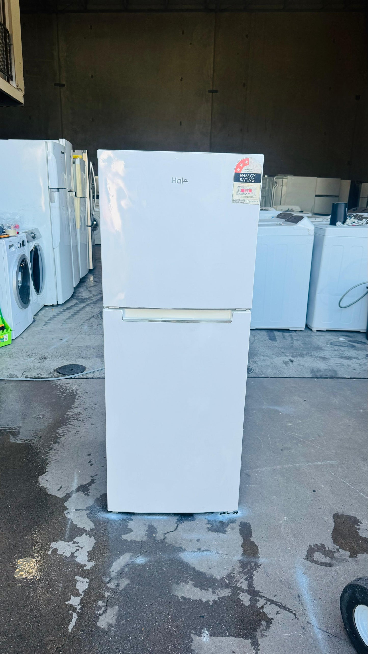 HAIER 221 LITRES FRIDGE FREEZER
