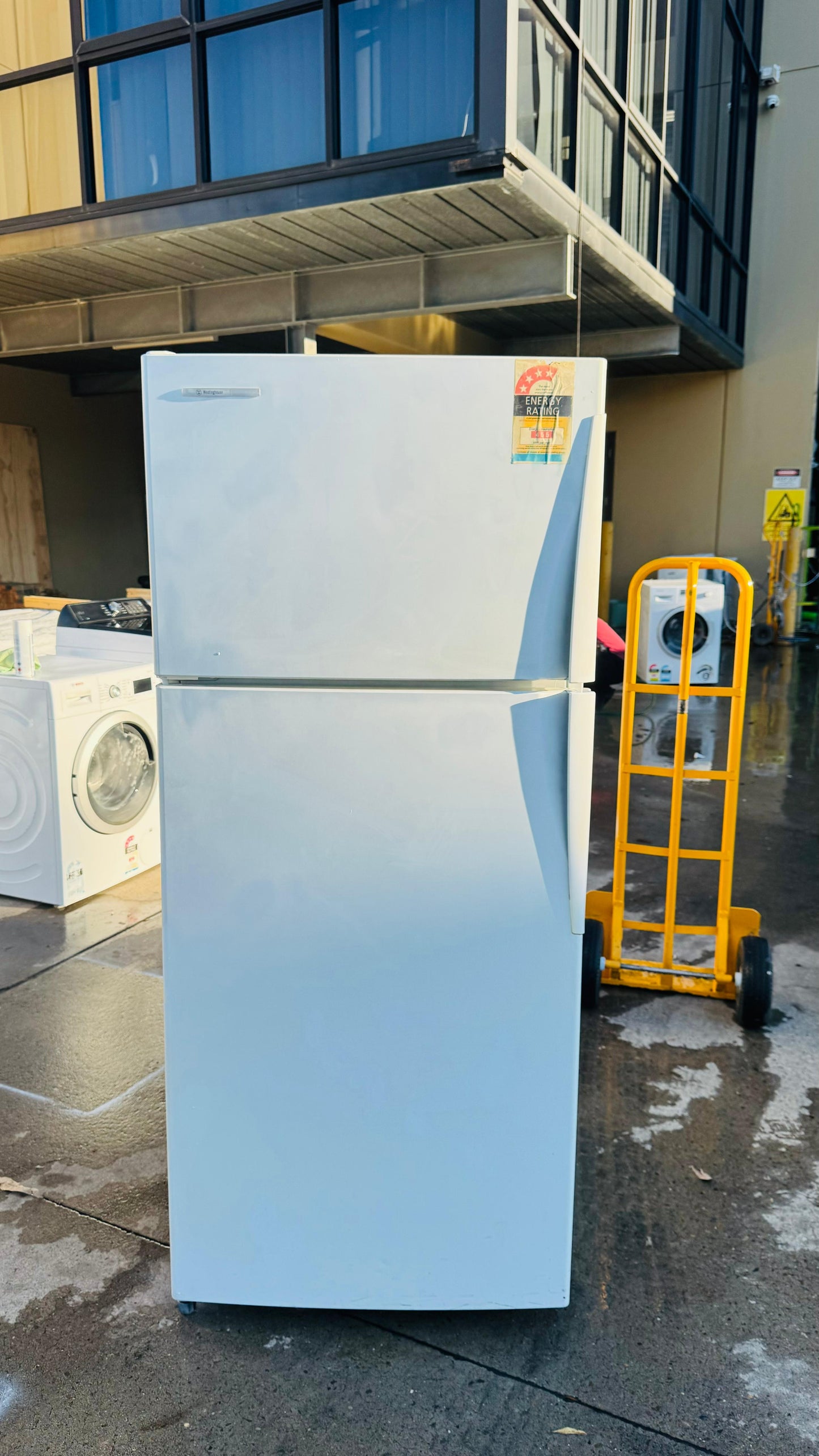 WESTINGHOUSE 416 LITRES FRIDGE FREEZER