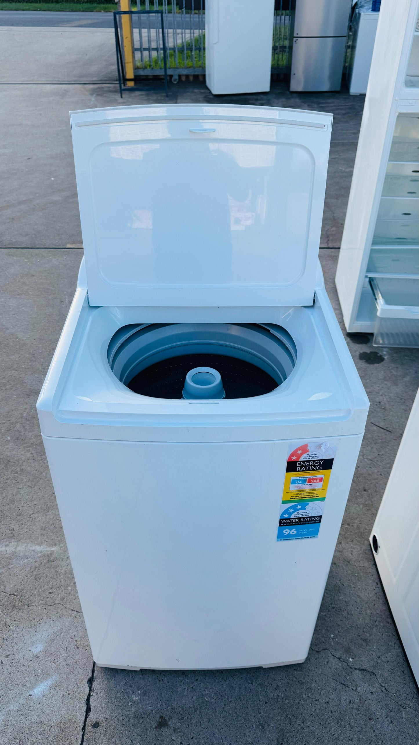 FISHER AND PAYKEL 8.5KGS TOP LOADER WASHING MACHINE