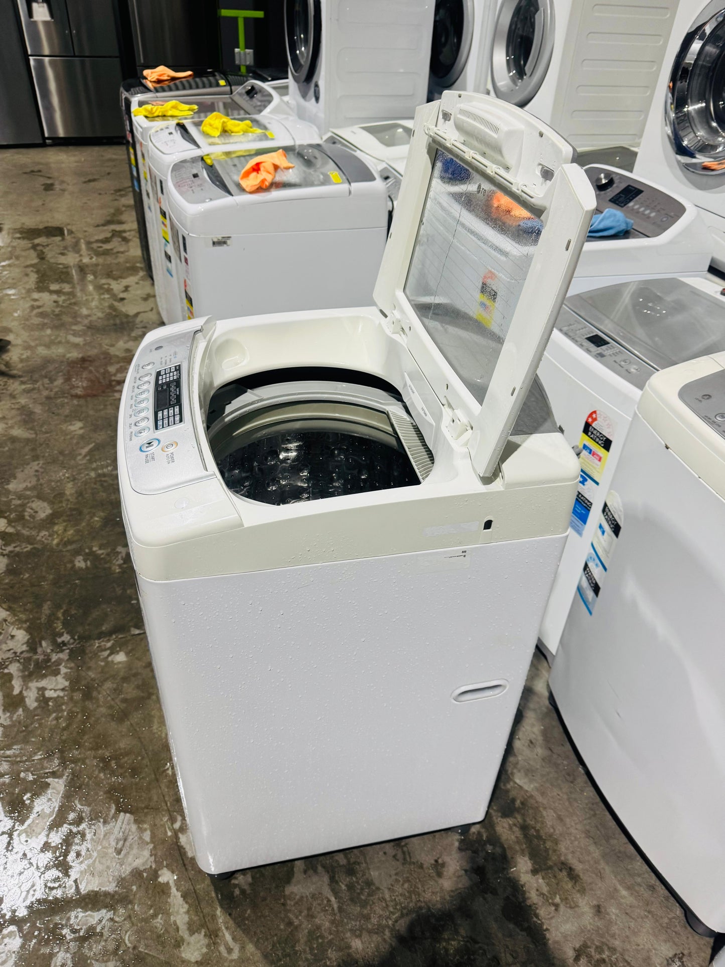 LG 8KGS TOP LOADER WASHING MACHINE