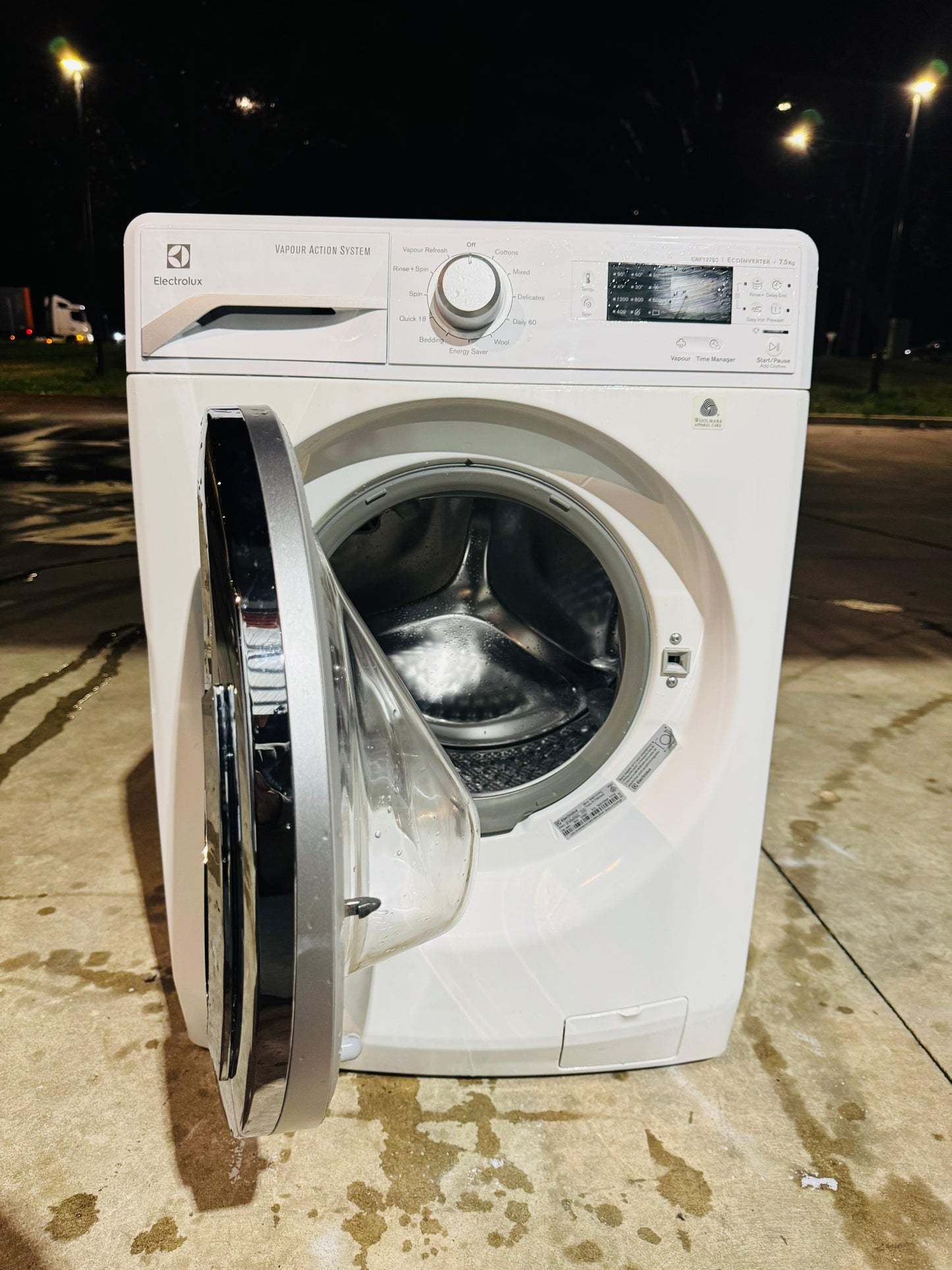 ELECTROLUX 7.5KGS FRONT LOADER WASHING MACHINE
