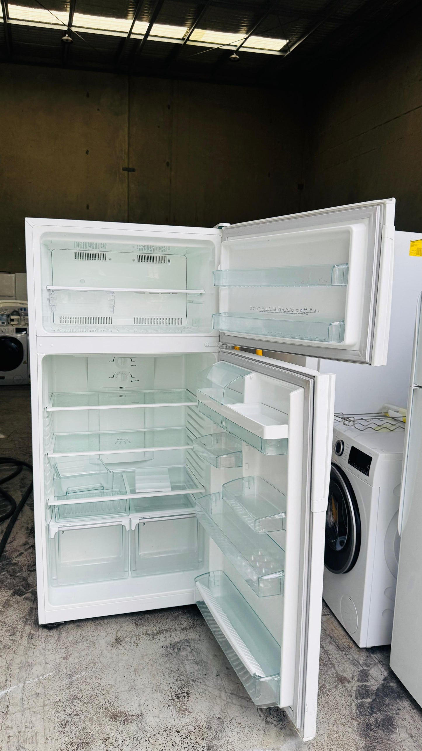 WESTINGHOUSE 520 LITRES FRIDGE FREEZER