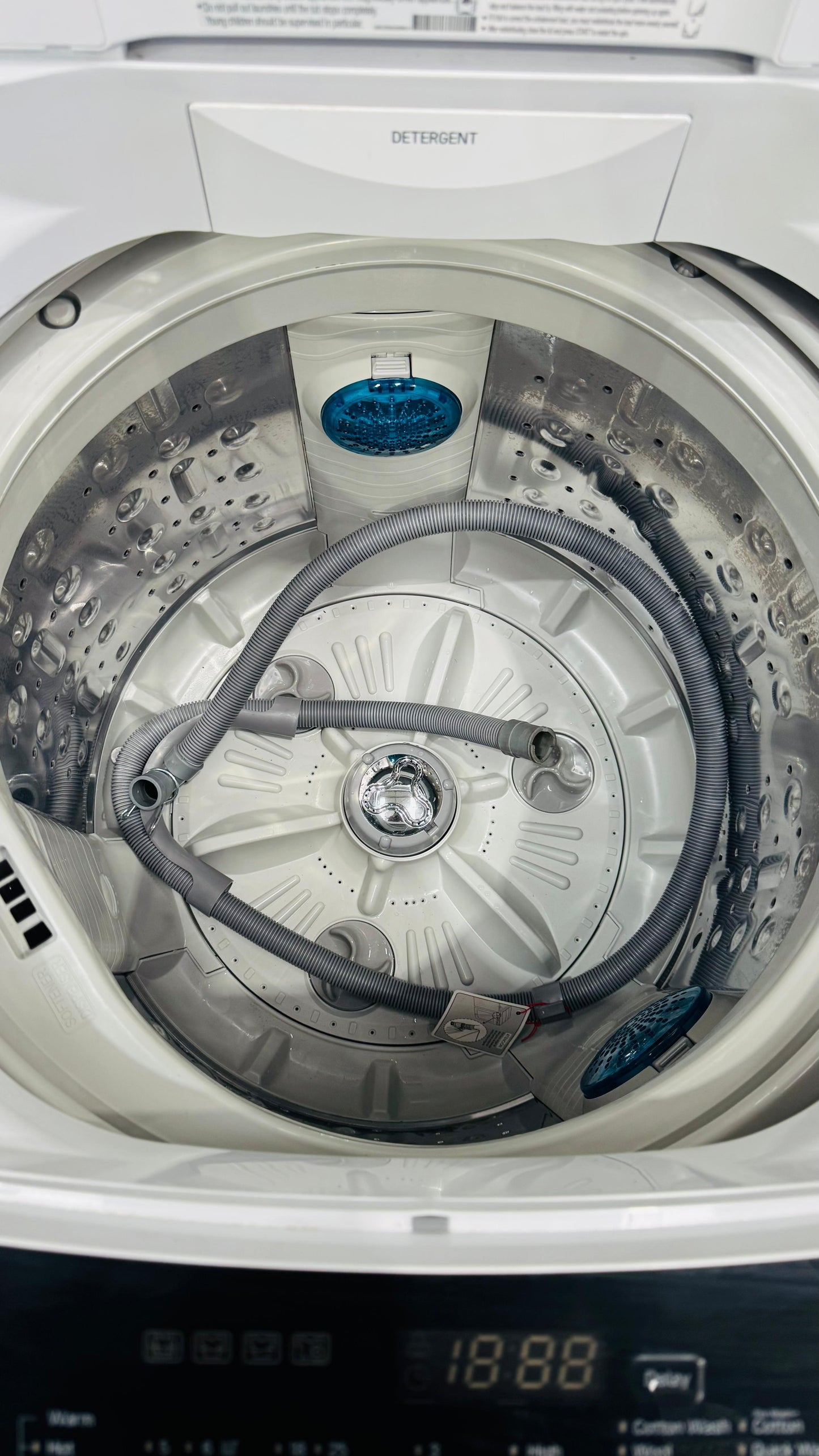 LG 6.5KGS TOP LOADER WASHING MACHINE