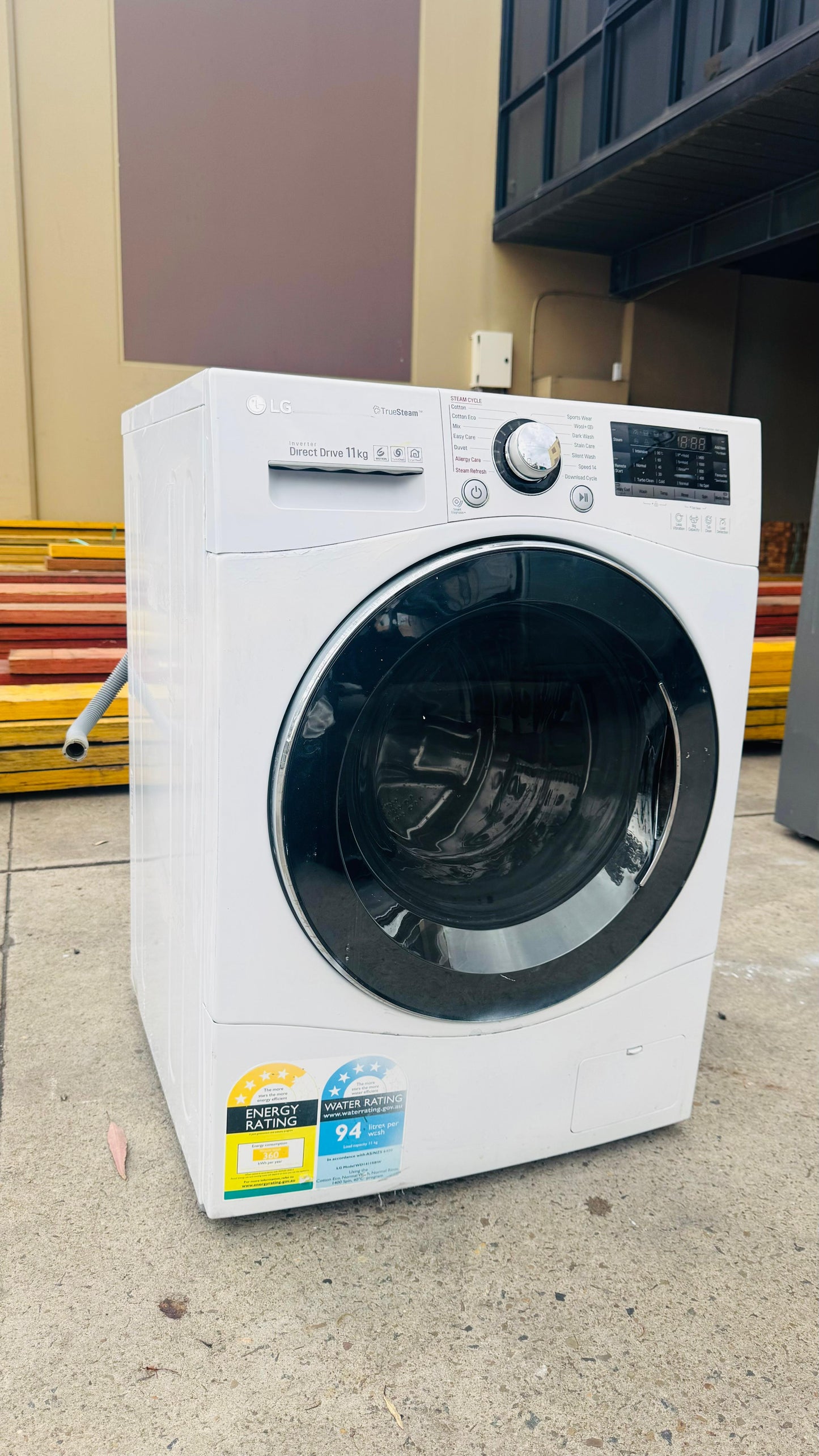 LG 11 KGS FRONT LOADER WASHING MACHINE