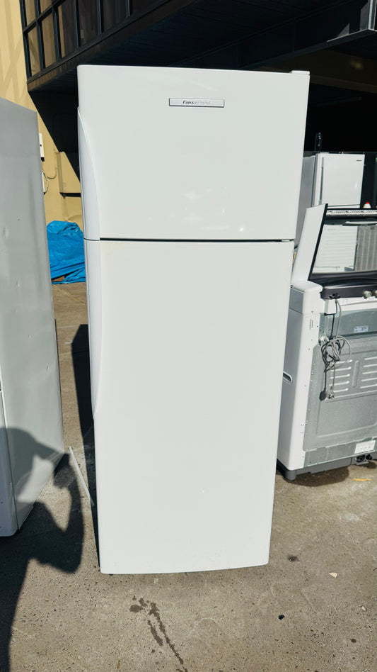 FISHER AND PAYKEL 411 LITRES FRIDGE FREEZER